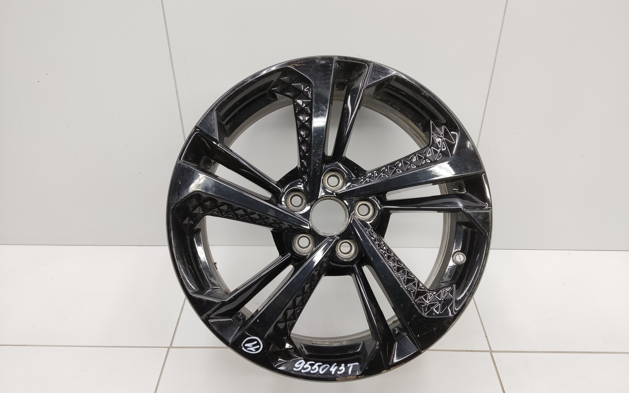 Диск колеса литой Geely Coolray Restail R18