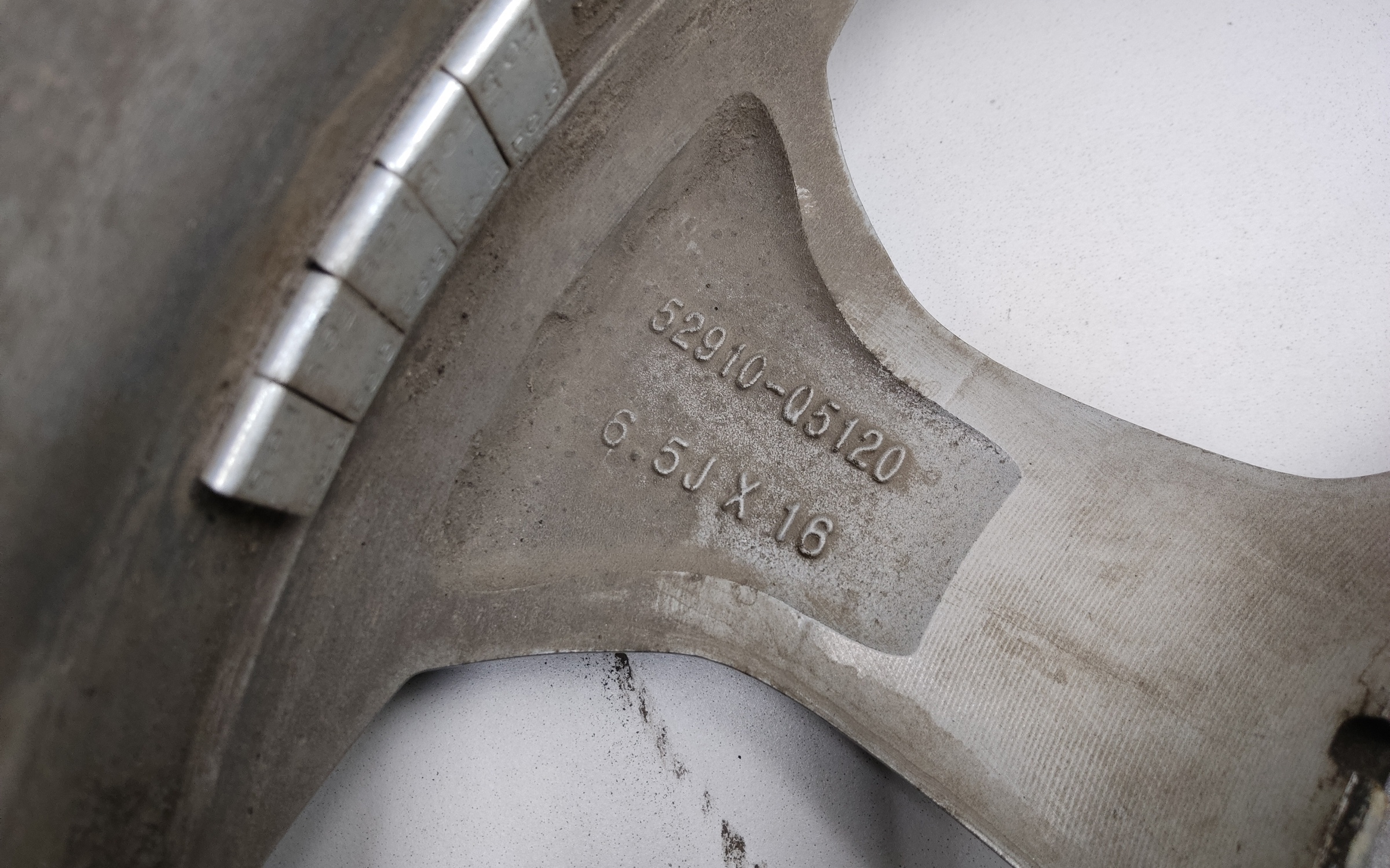 Диск колеса литой Kia Seltos R16