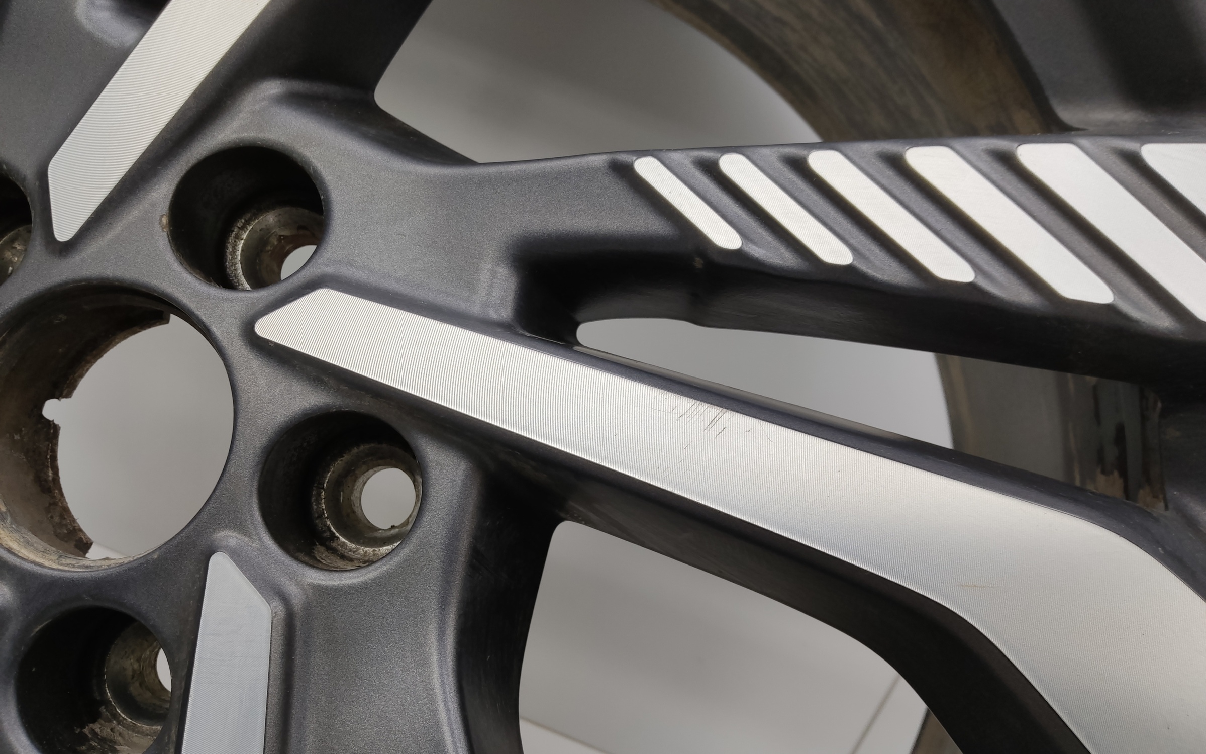 Диск колеса литой Geely Monjaro R20