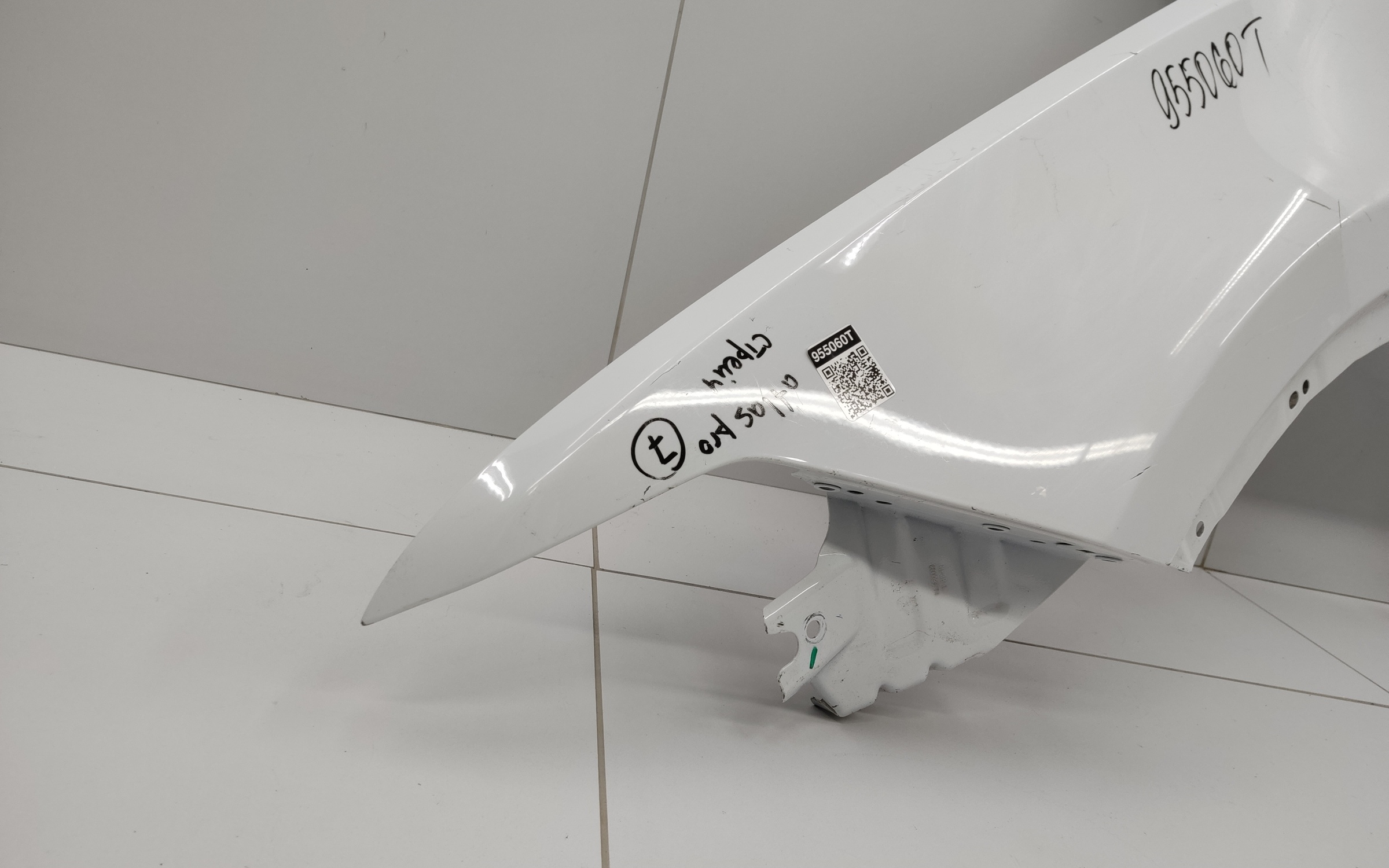 Крыло переднее левое Geely Atlas Pro