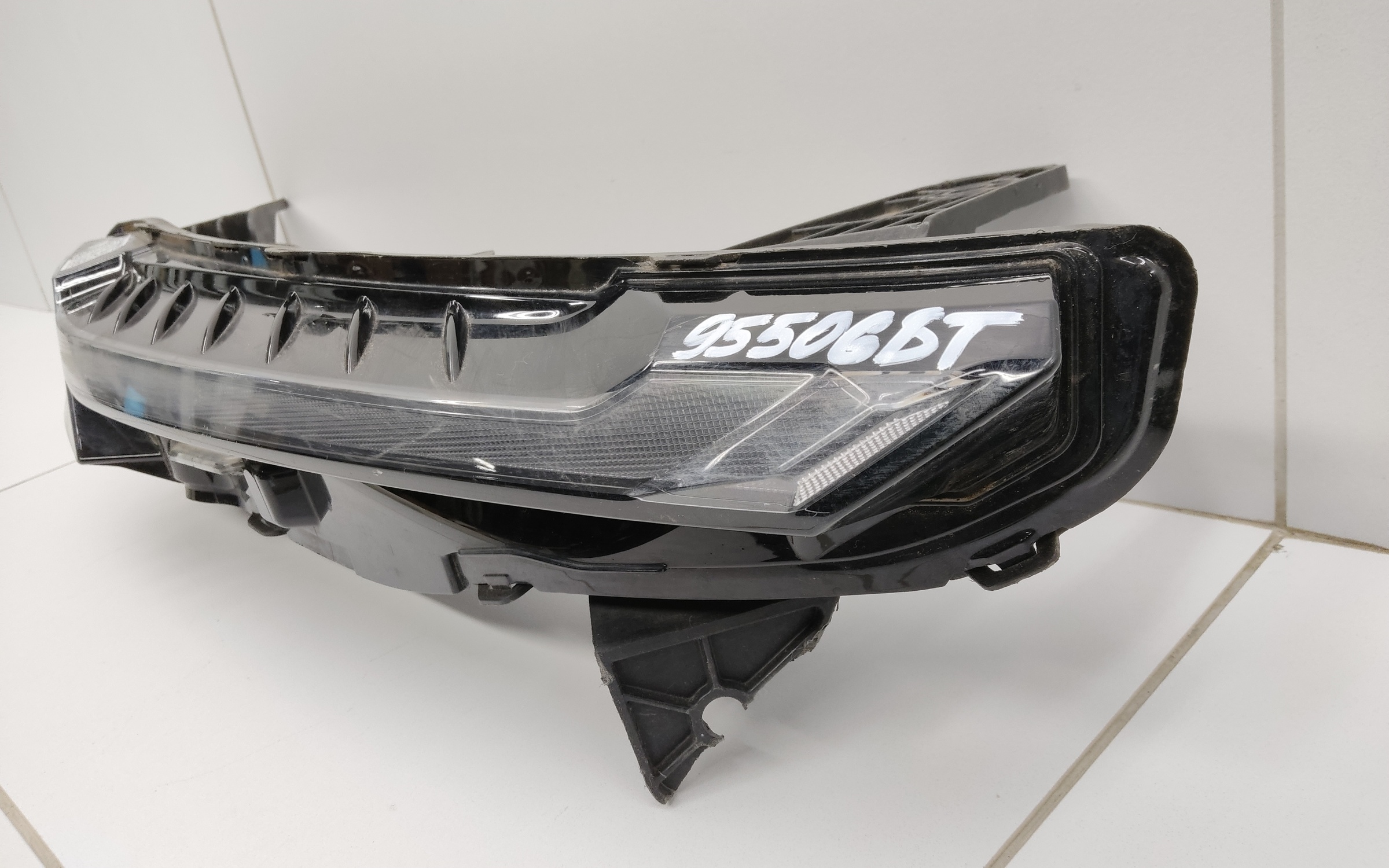 Фара ДХО передняя правая Omoda C5 LED