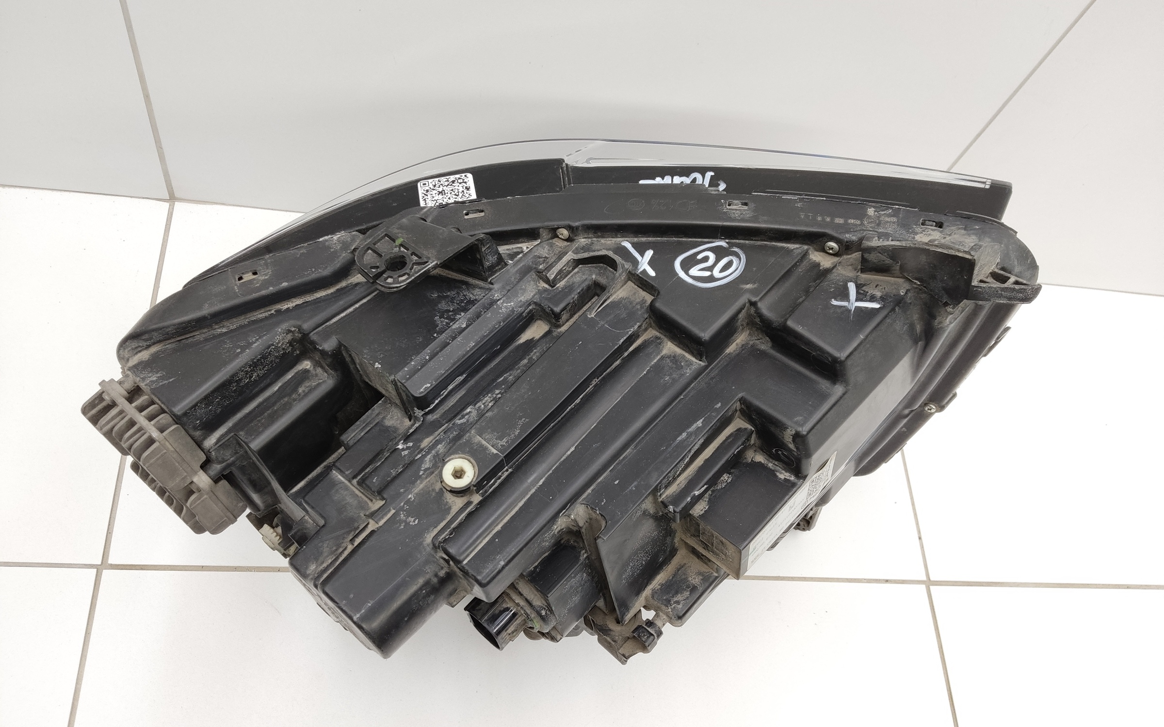 Фара передняя левая Tank 500 LED