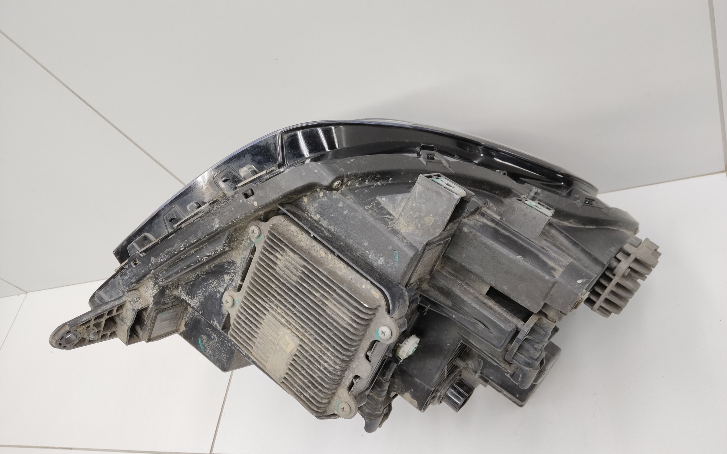 Фара передняя левая Tank 500 LED