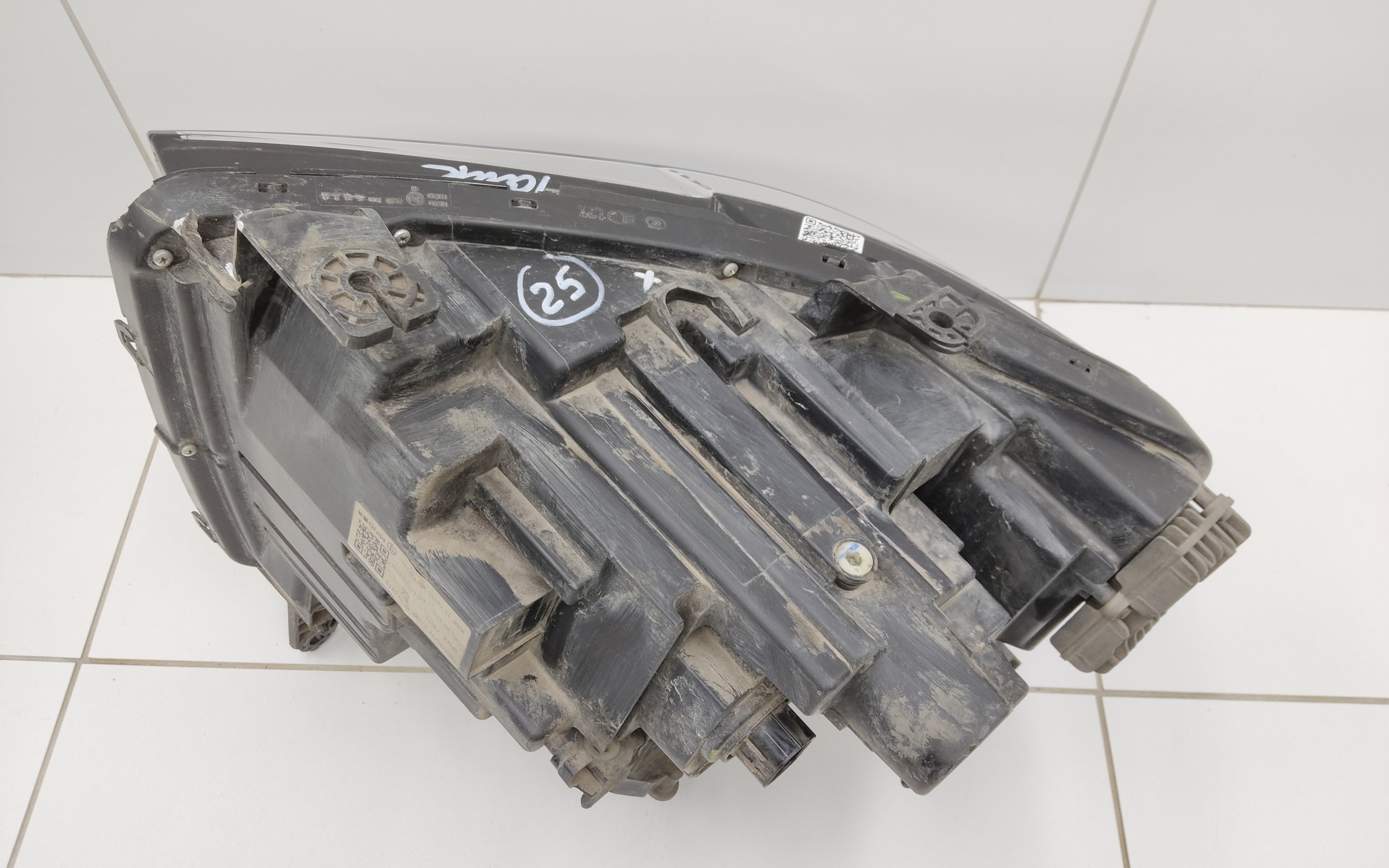 Фара передняя правая Tank 500 LED