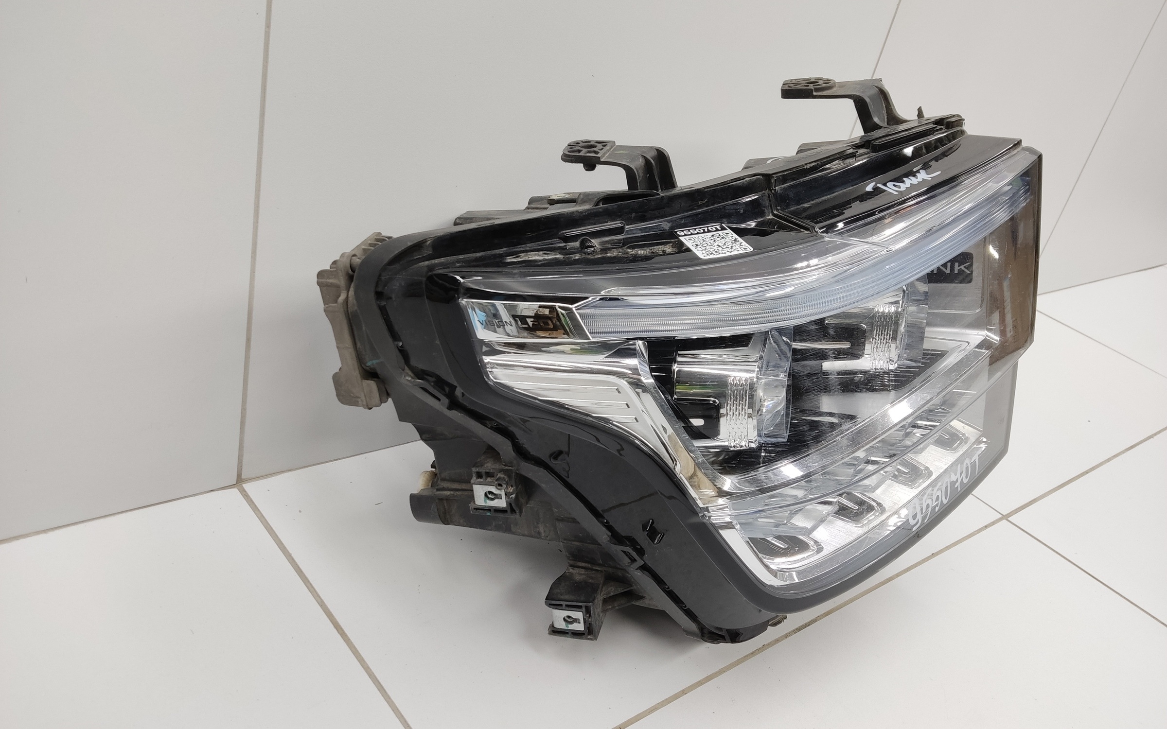 Фара передняя правая Tank 500 LED