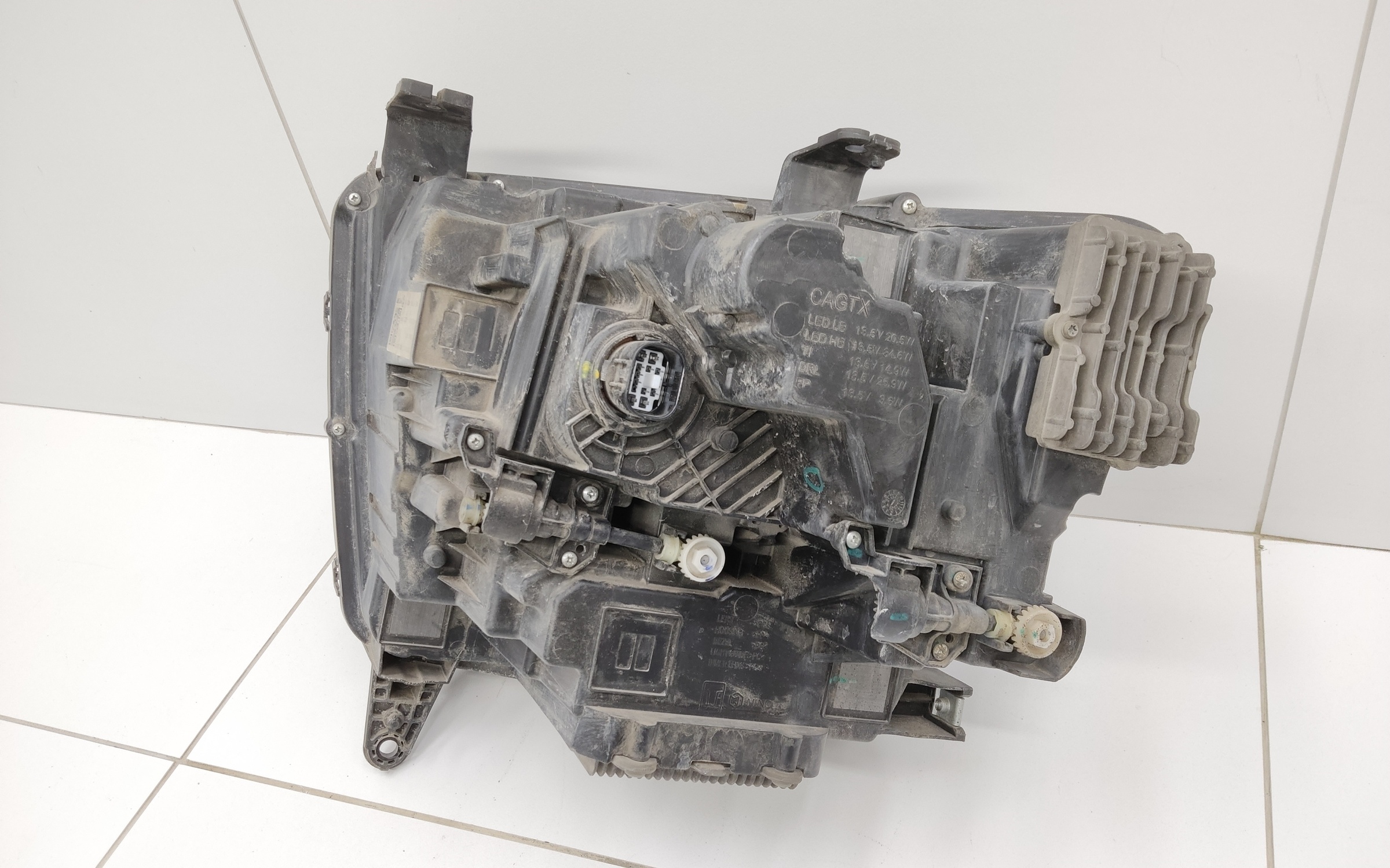 Фара передняя правая Tank 500 LED