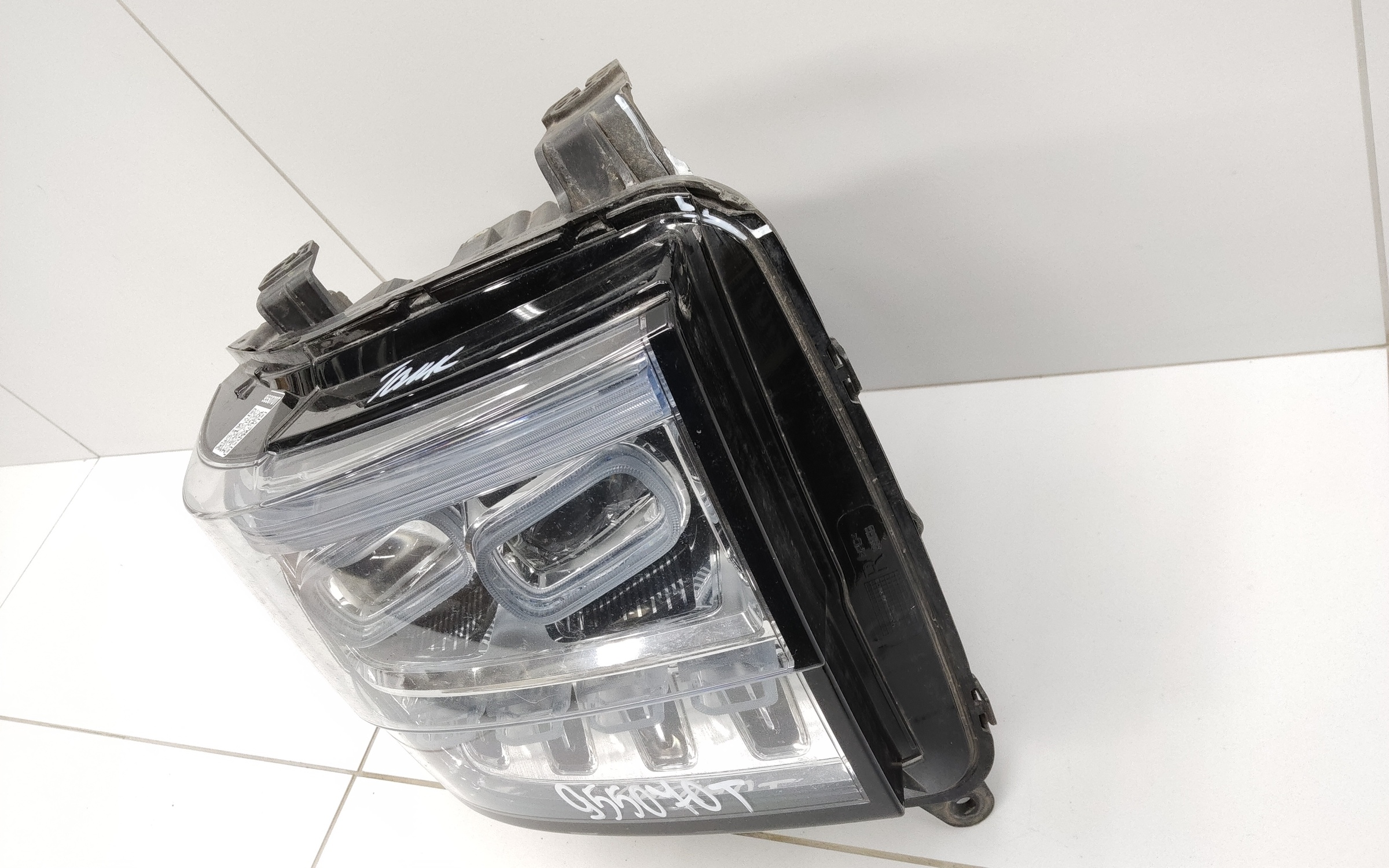 Фара передняя правая Tank 500 LED