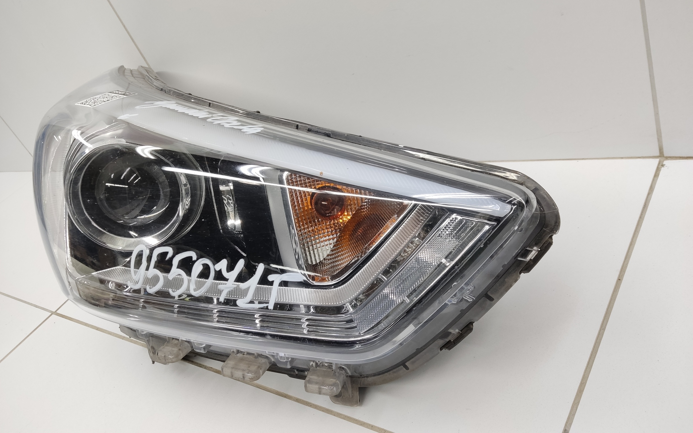 Фара передняя правая Hyundai Creta 1 линза с ДХО белая