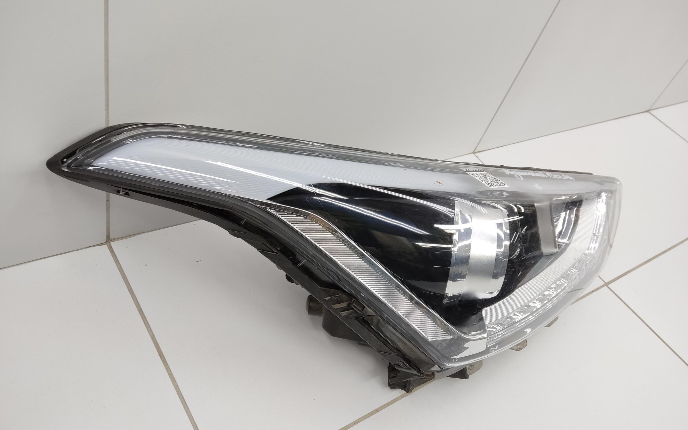 Фара передняя правая Hyundai Creta 1 линза с ДХО белая