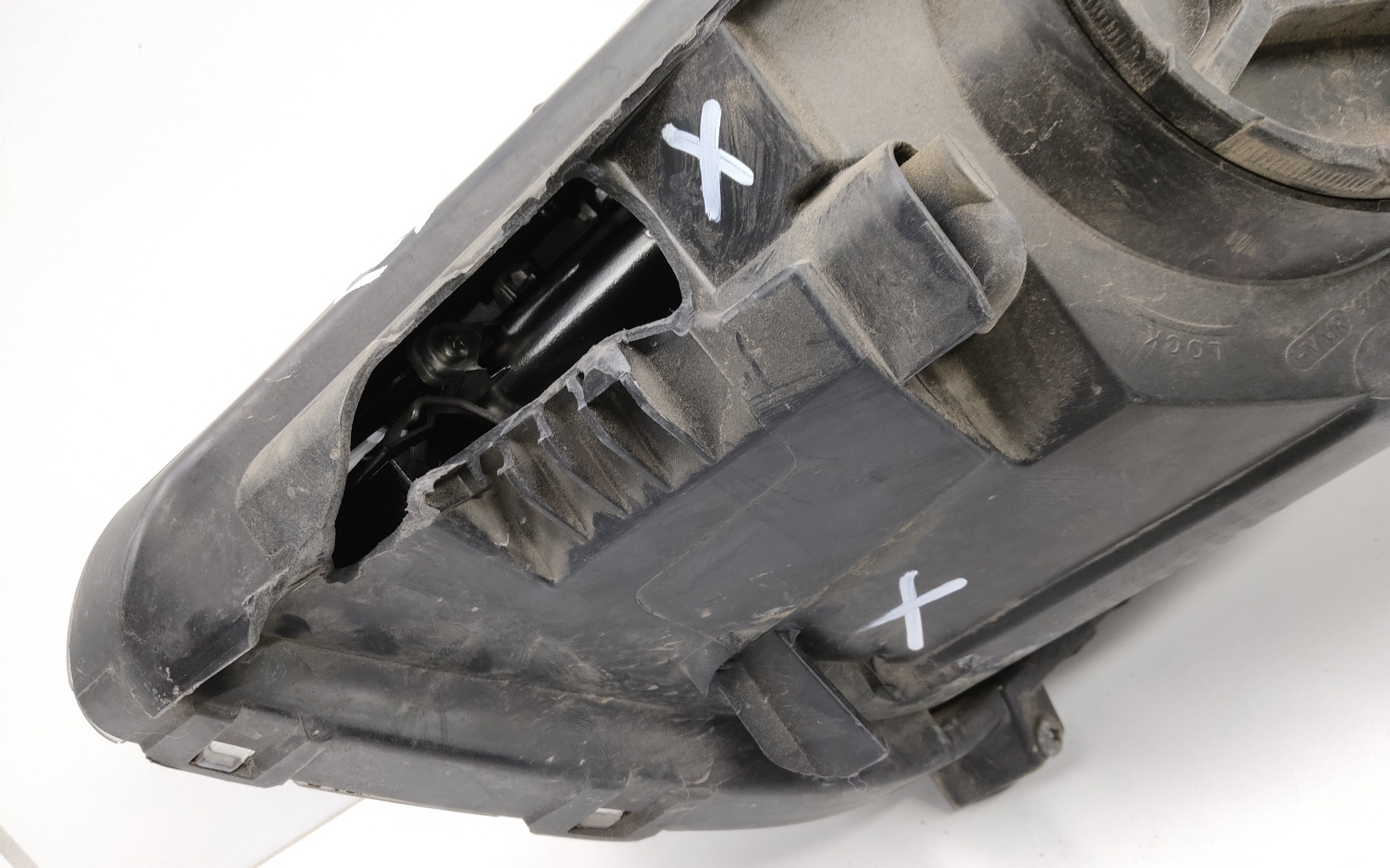 Фара передняя правая Hyundai Creta 1 линза с ДХО белая