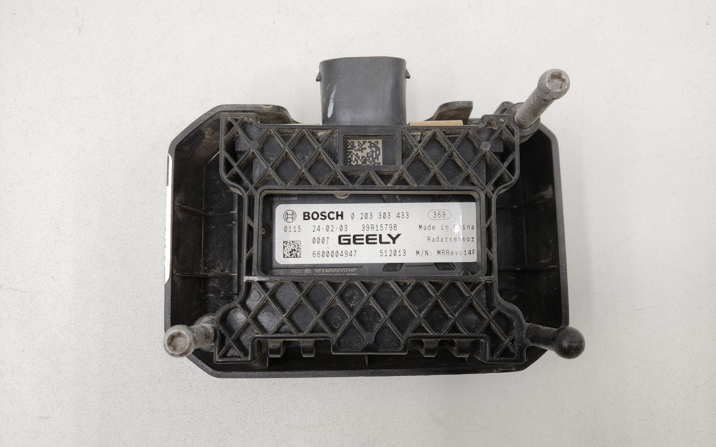 Датчик дистанции " дистроник " Geely Tugella