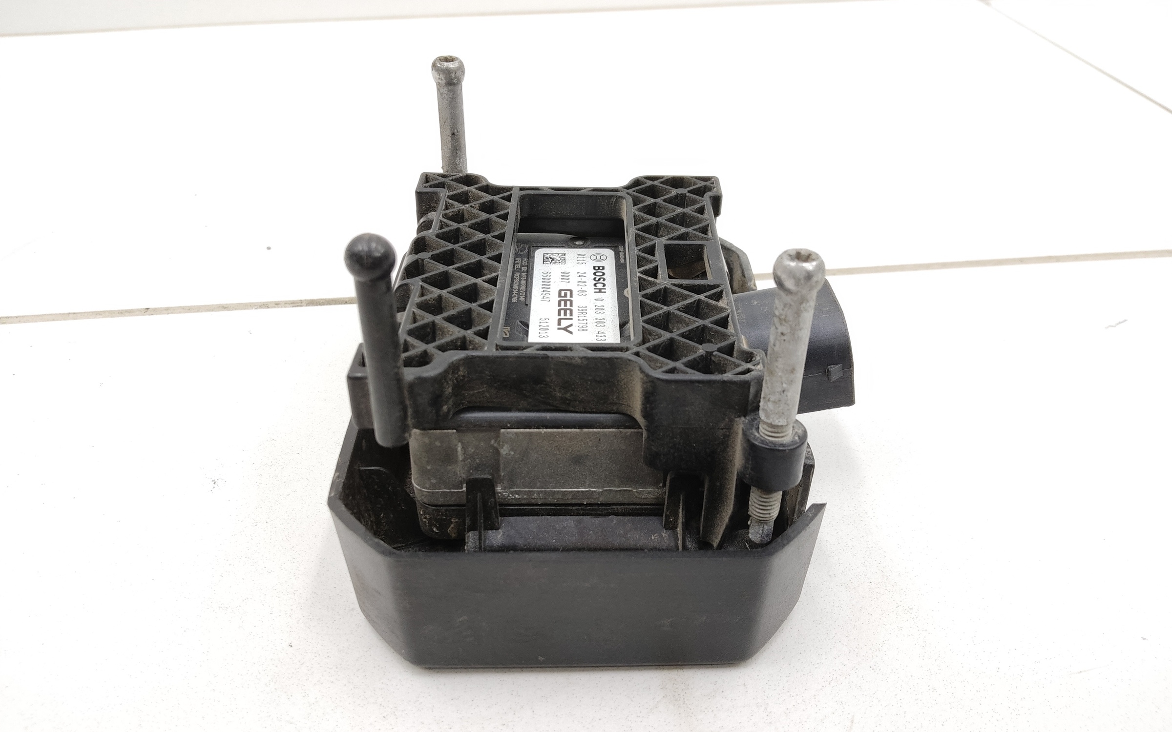 Датчик дистанции " дистроник " Geely Tugella