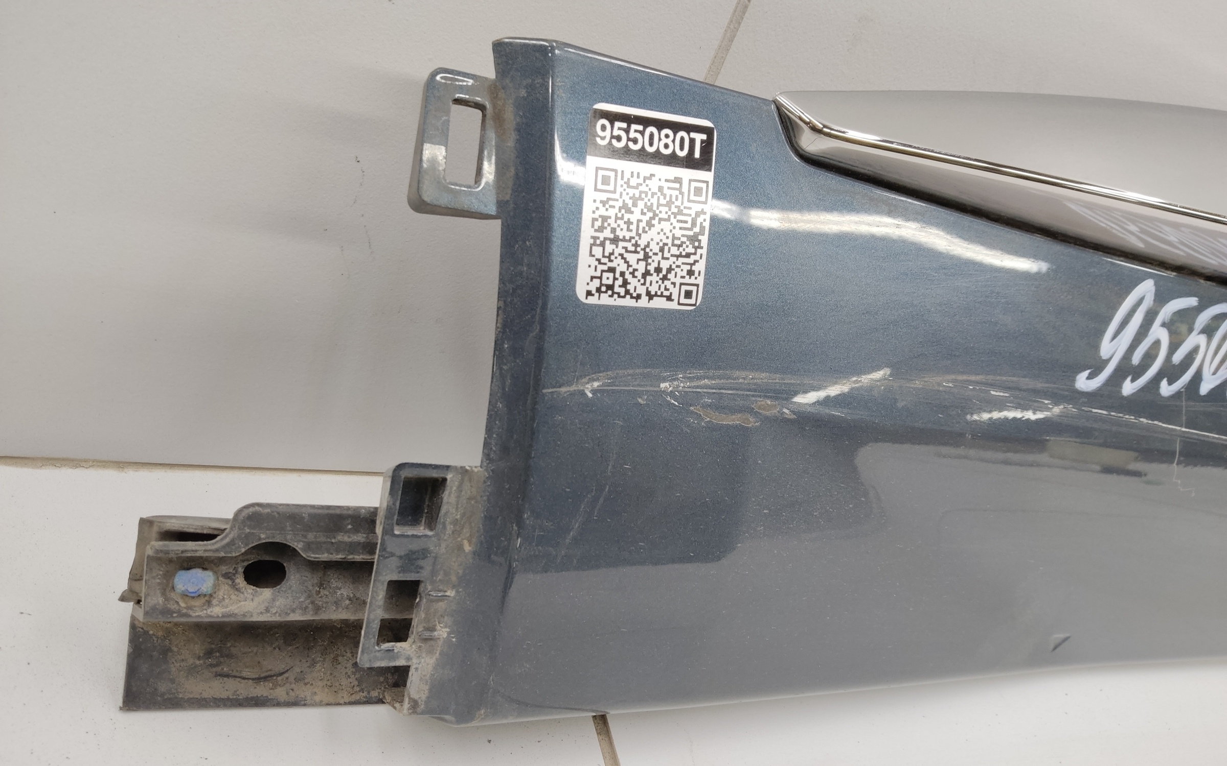 Накладка двери задней правой Geely Monjaro