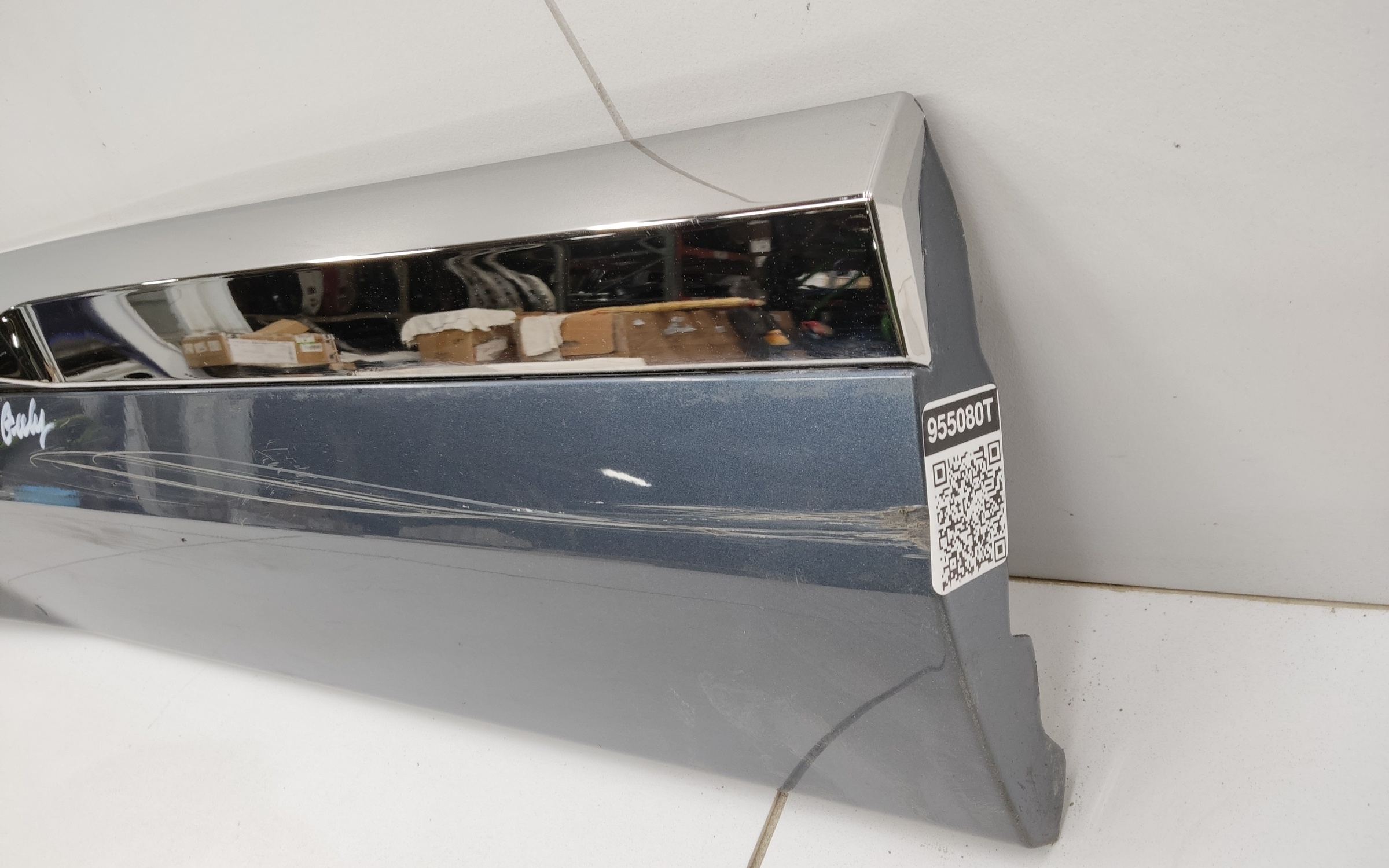 Накладка двери задней правой Geely Monjaro