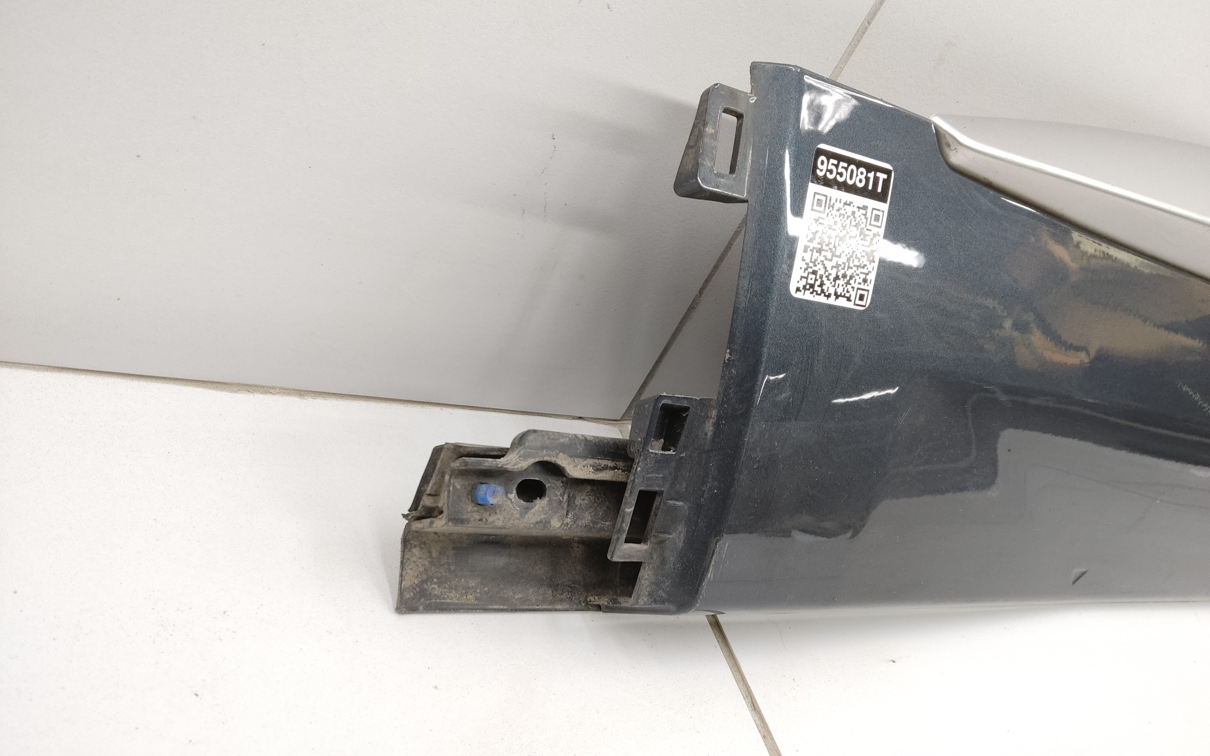 Накладка двери задней правой Geely Monjaro