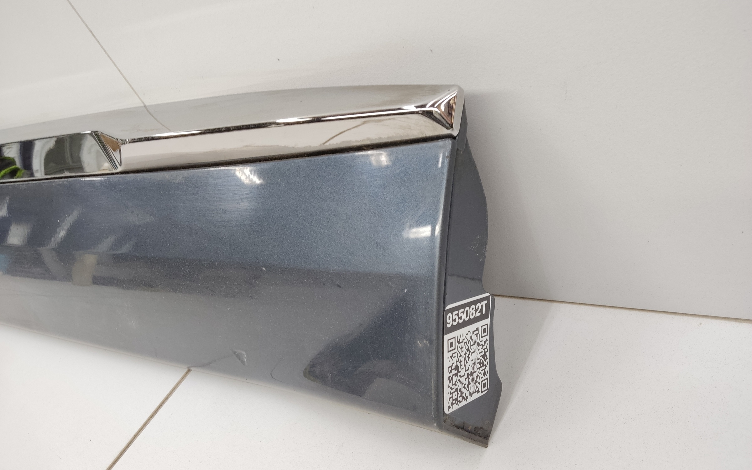 Накладка двери передней правой Geely Monjaro