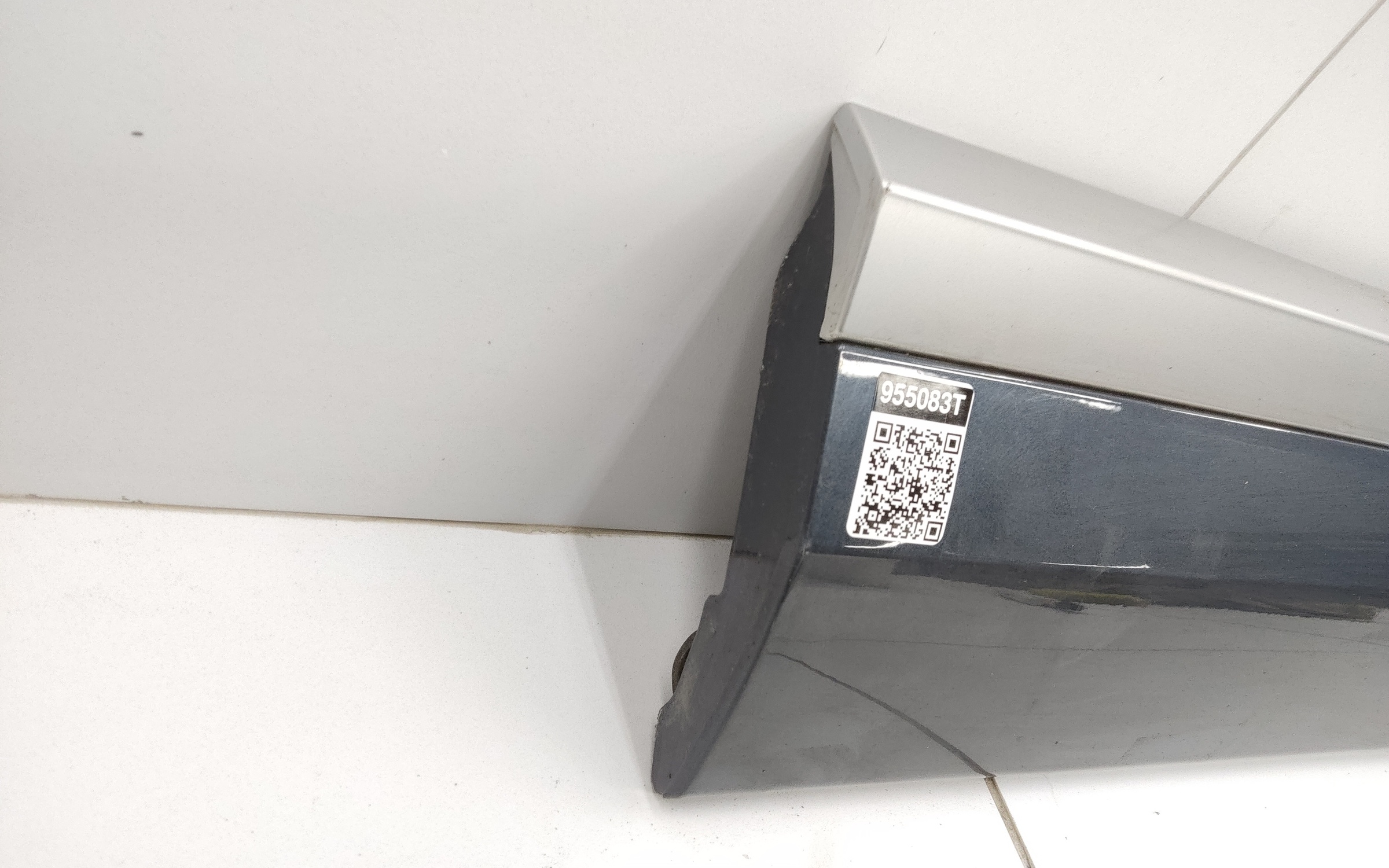 Накладка двери передней правой Geely Monjaro