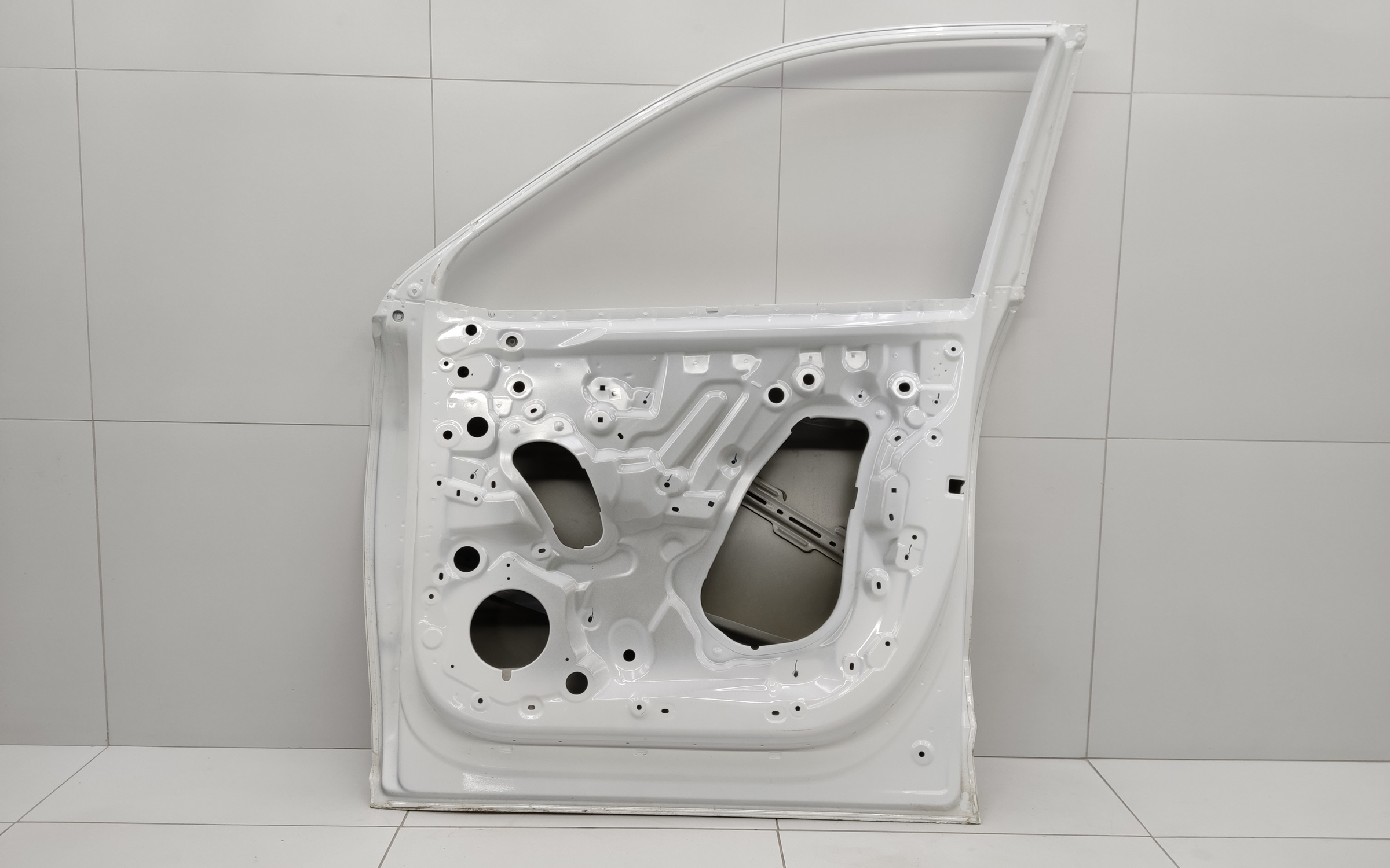 Дверь передняя правая Geely Atlas 2