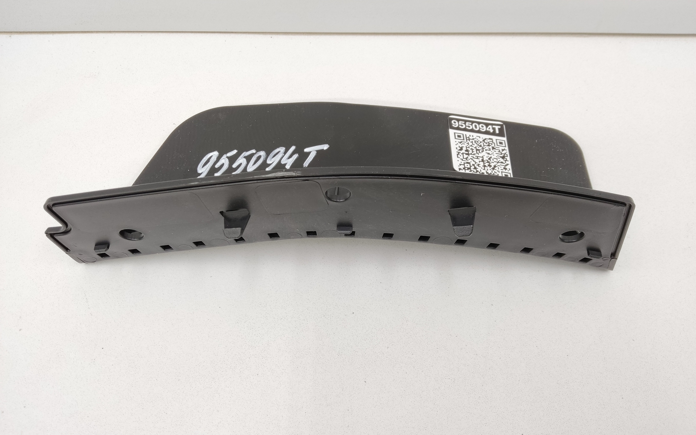 Брызговик передний левый Geely Monjaro