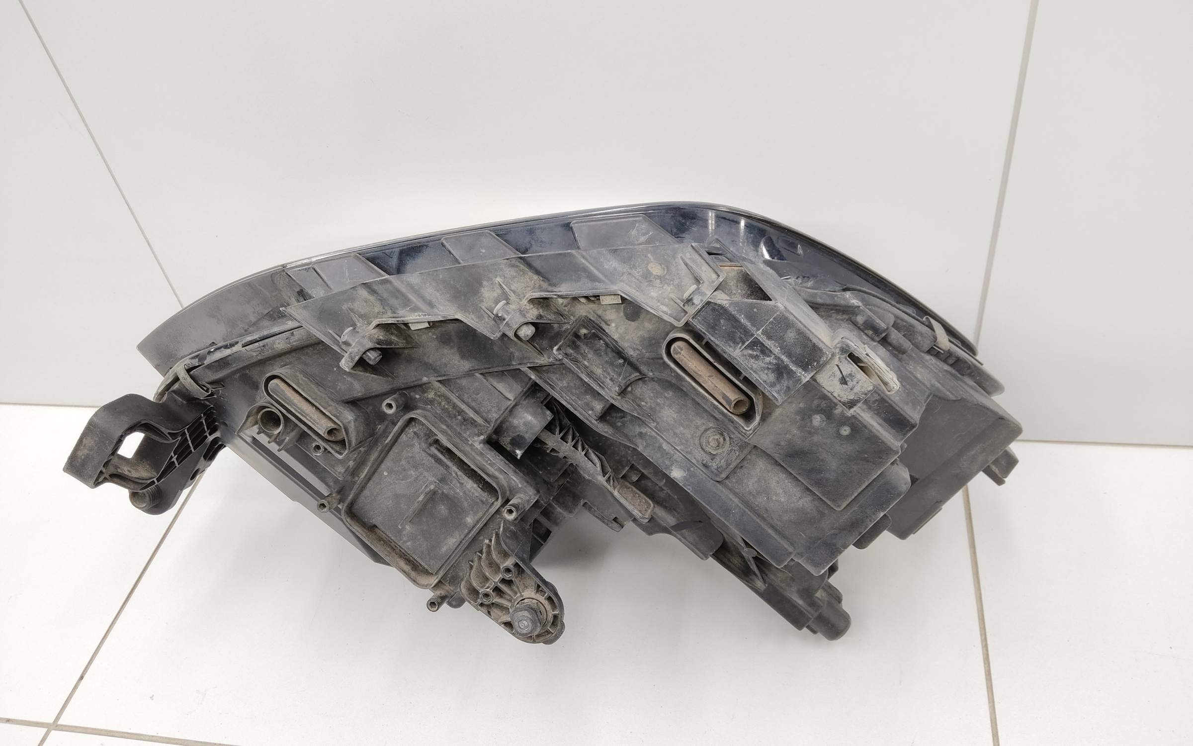 Фара передняя левая Volkswagen Polo 6 Liftback LED