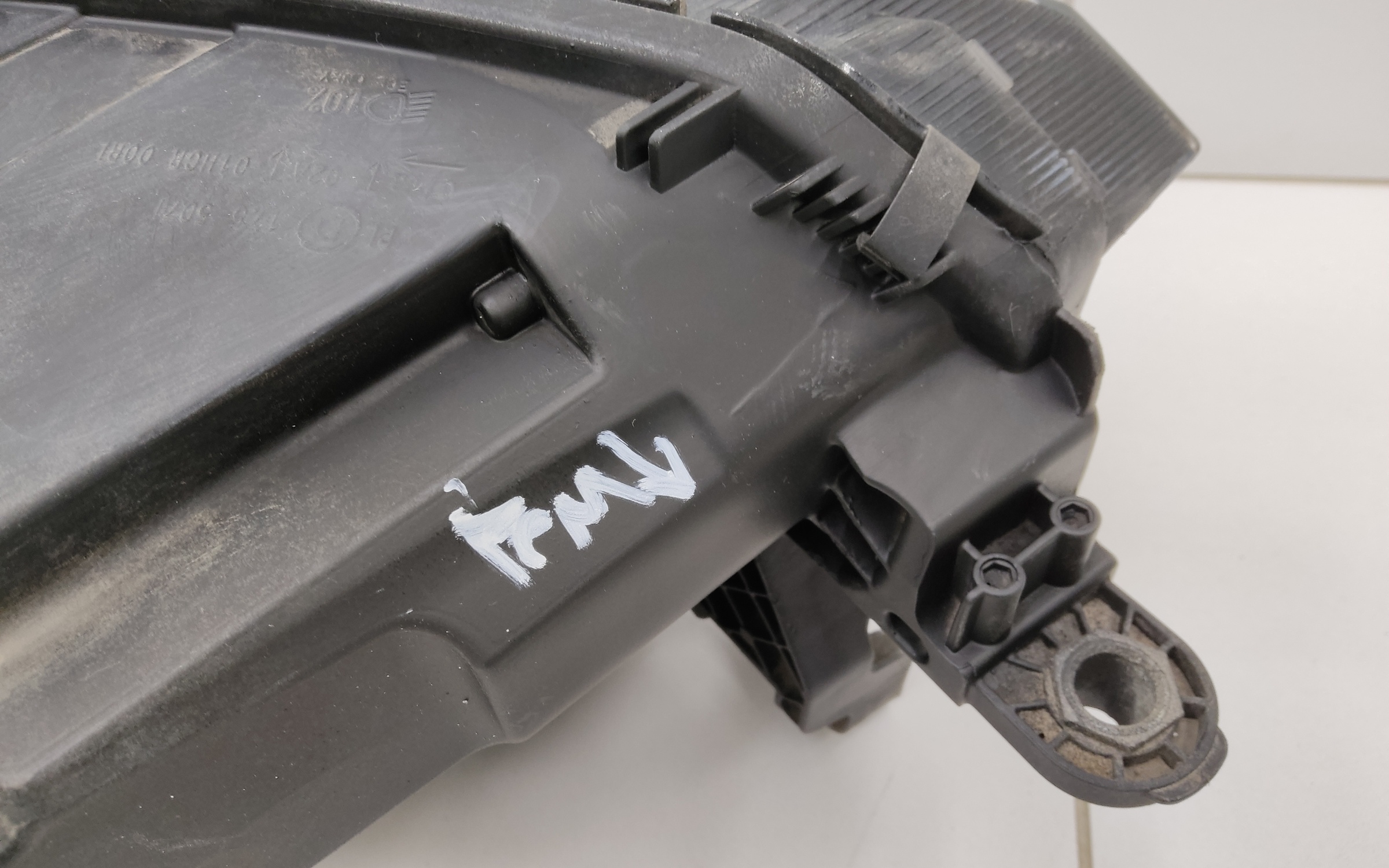 Фара передняя левая Volkswagen Polo 6 Liftback LED