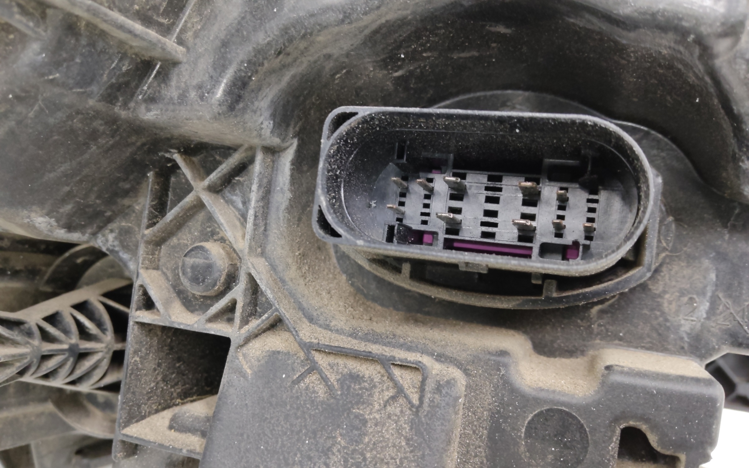 Фара передняя левая Volkswagen Polo 6 Liftback LED