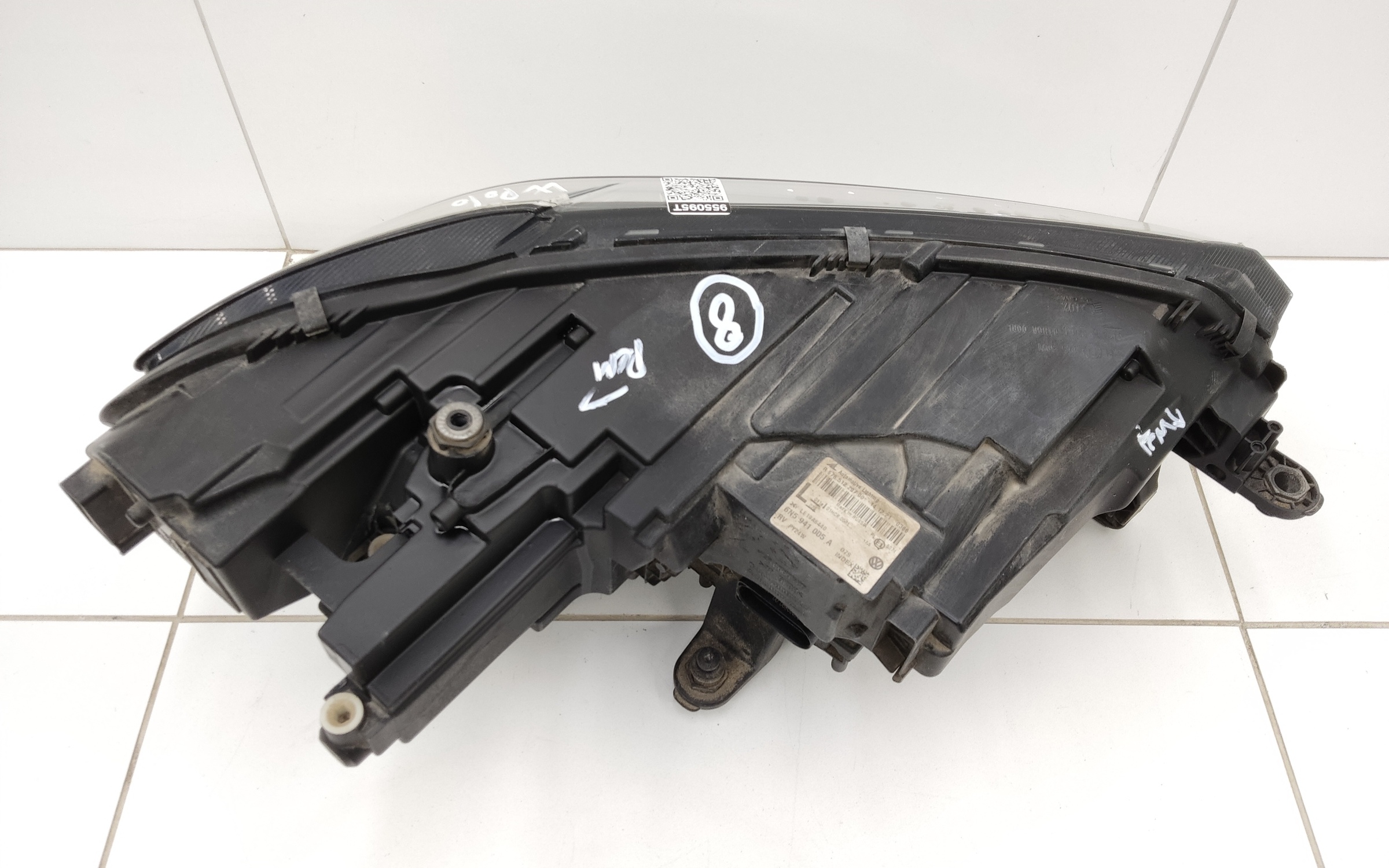 Фара передняя левая Volkswagen Polo 6 Liftback LED