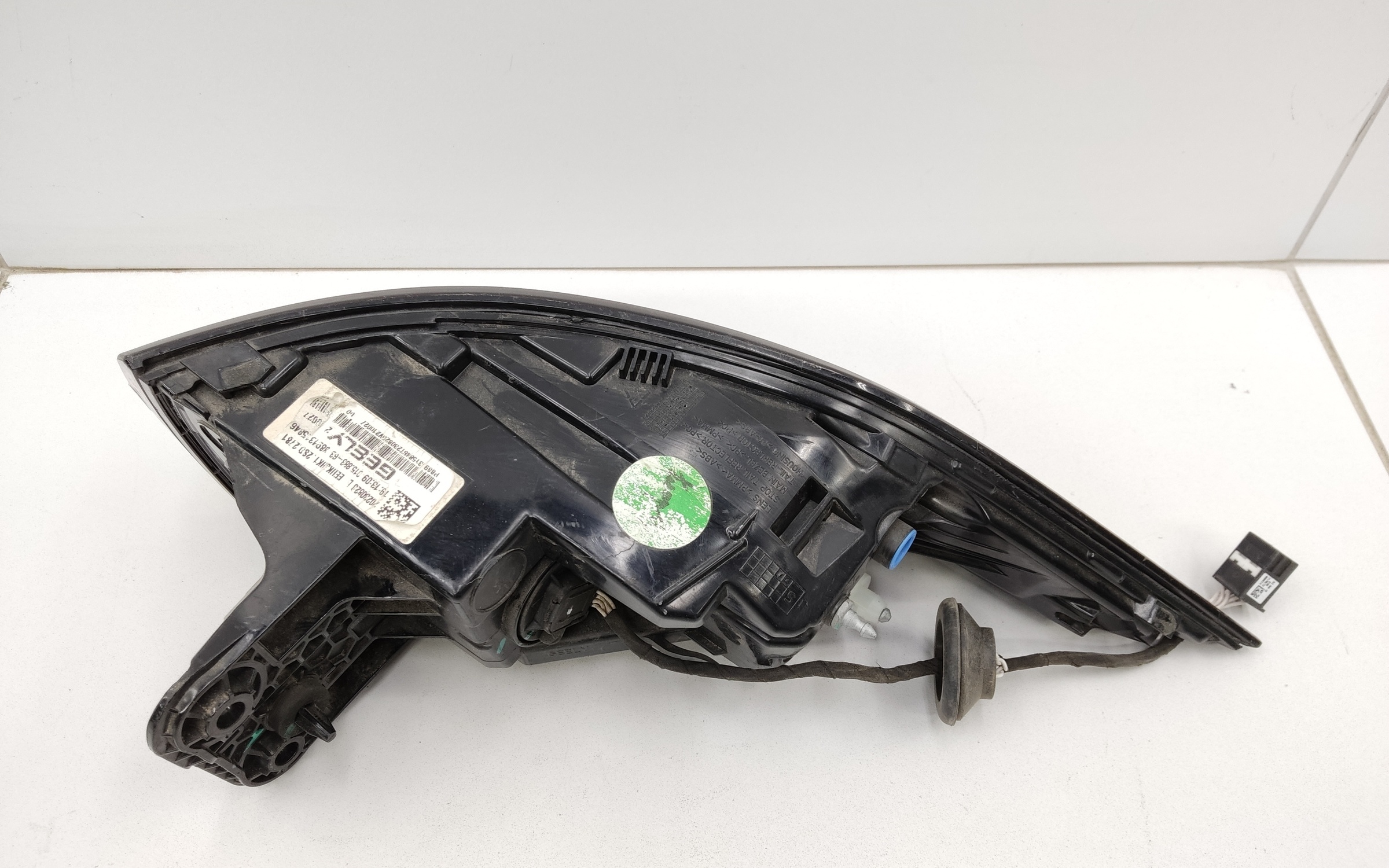 Фонарь задний левый наружный Geely Monjaro LED