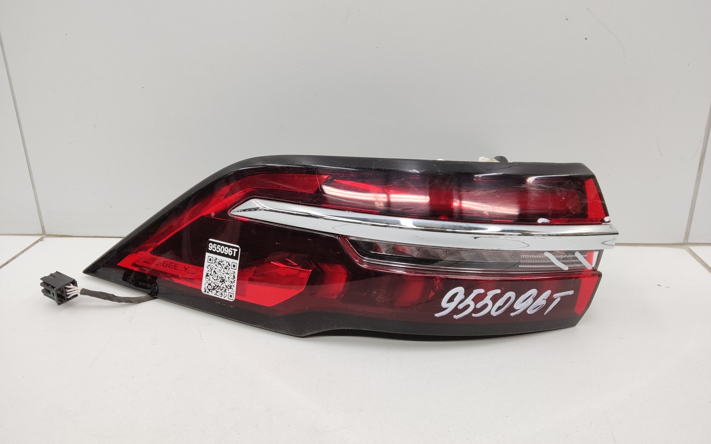 Фонарь задний левый наружный Geely Monjaro LED