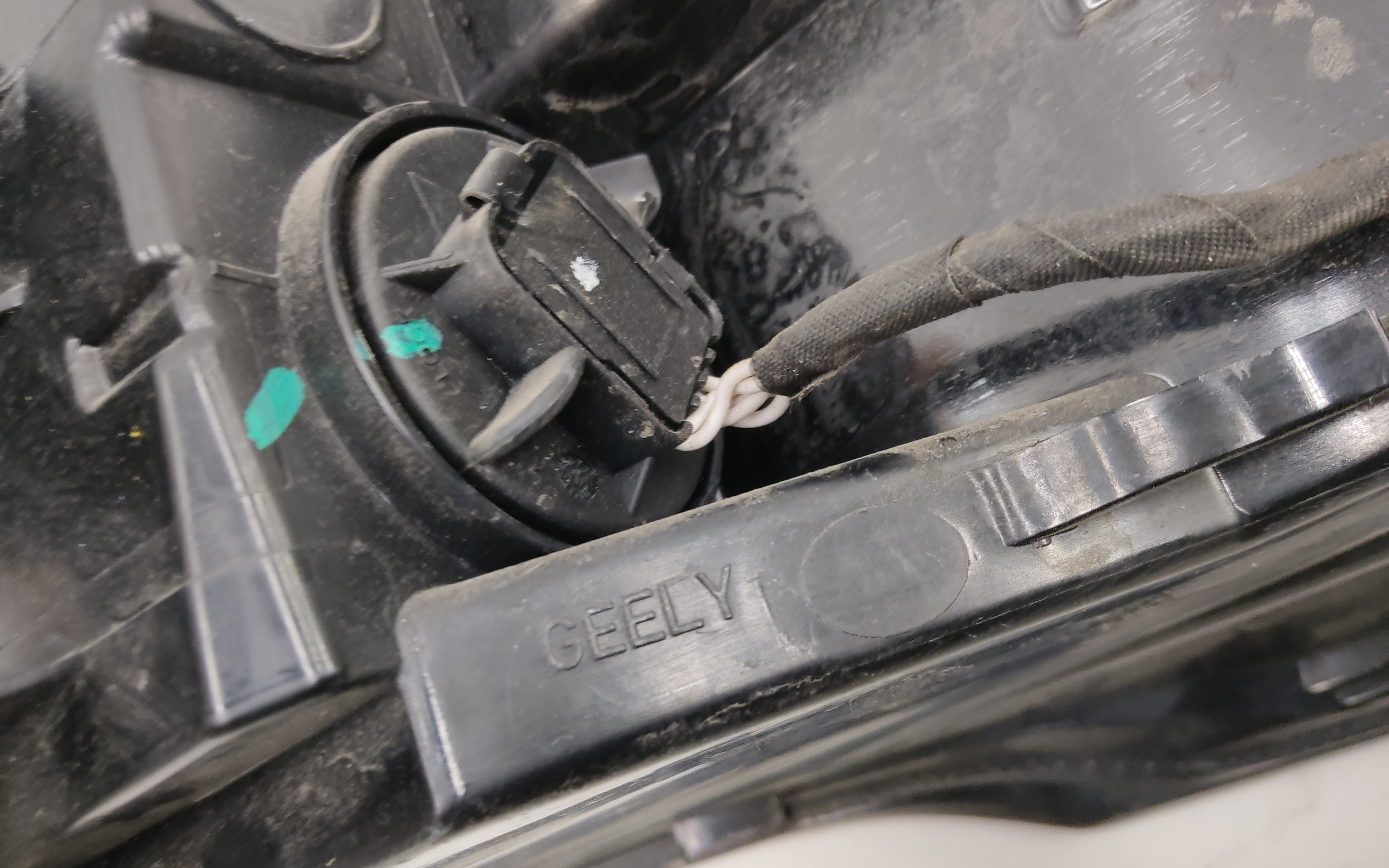 Фонарь задний левый наружный Geely Monjaro LED