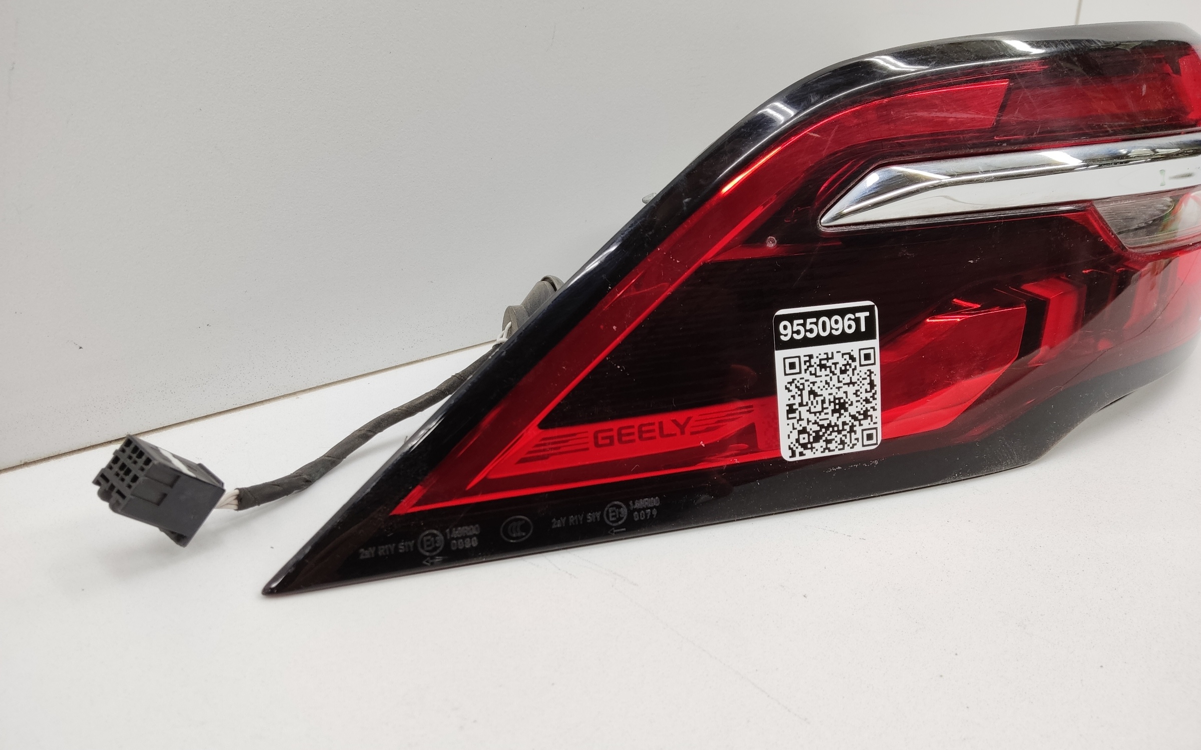 Фонарь задний левый наружный Geely Monjaro LED