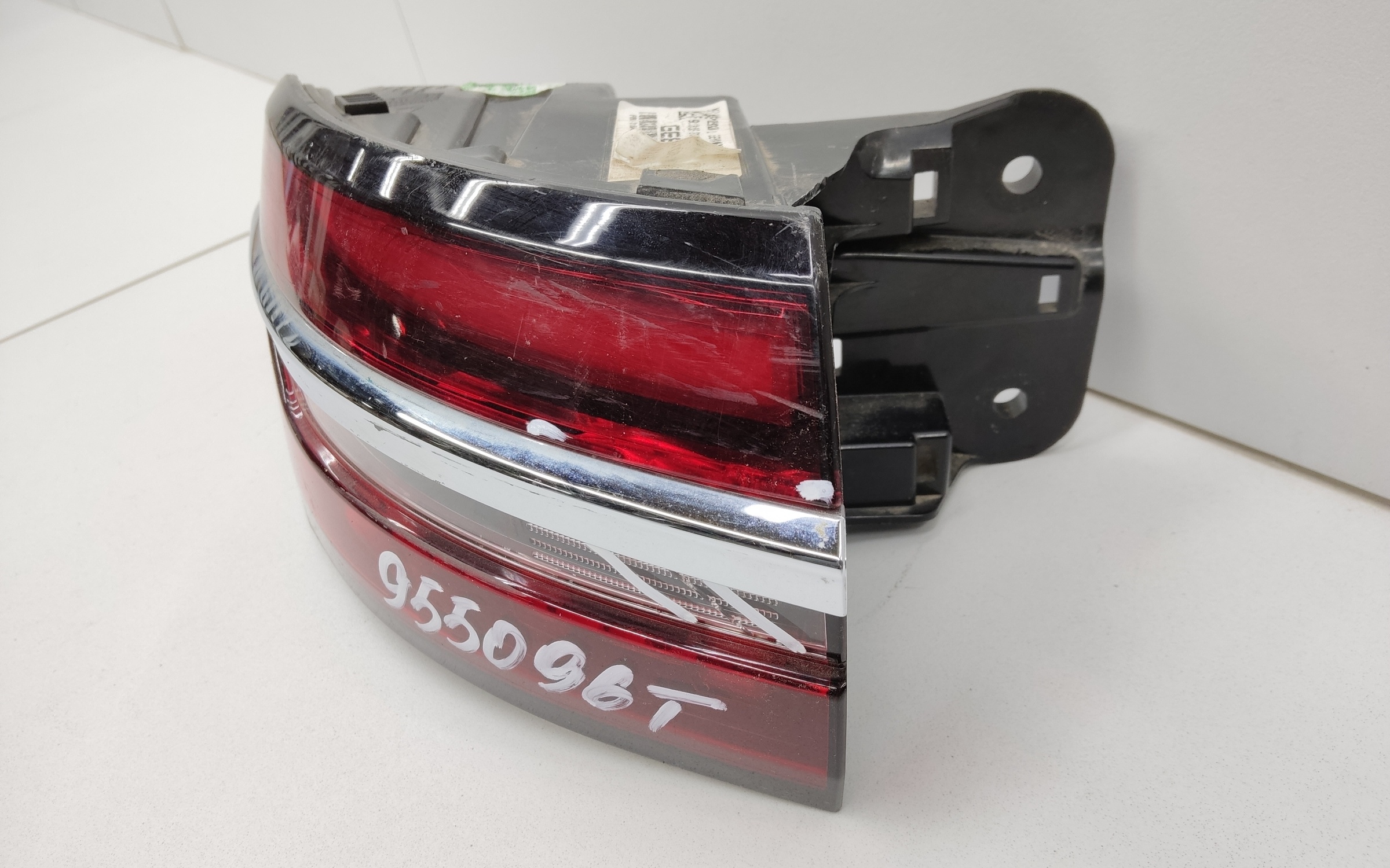 Фонарь задний левый наружный Geely Monjaro LED