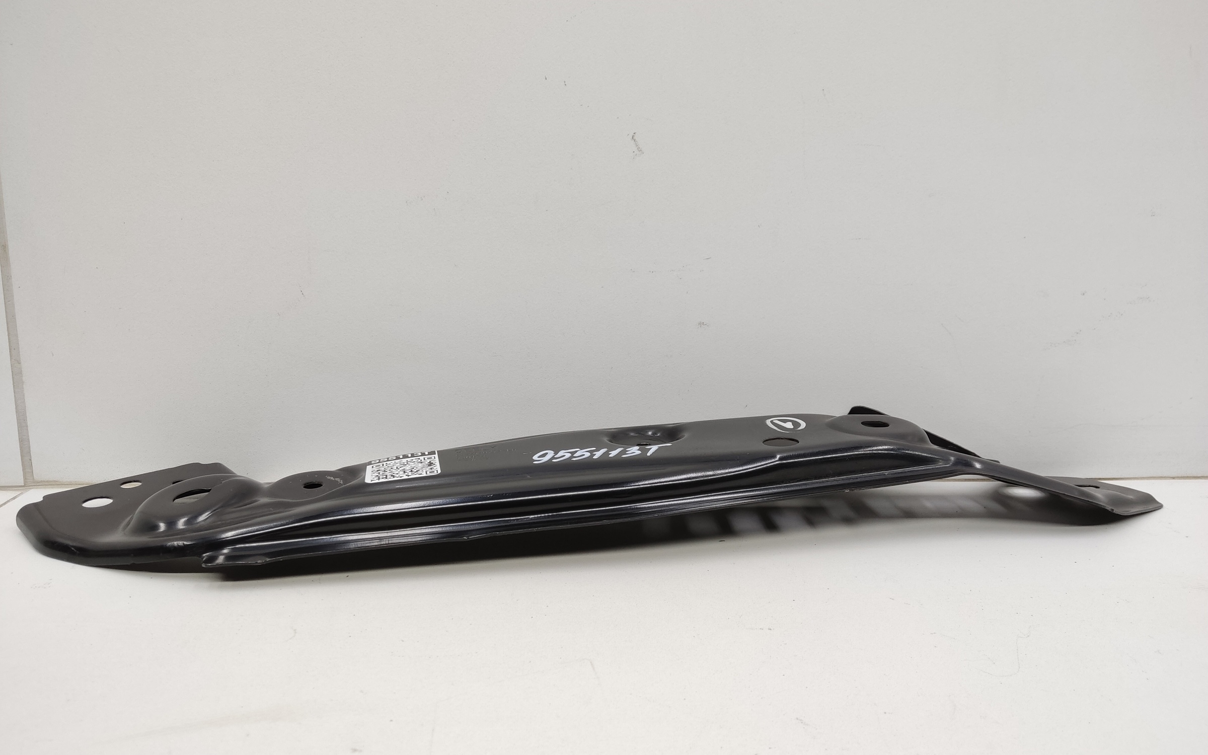 Кронштейн передней панели левый под фару Geely Monjaro