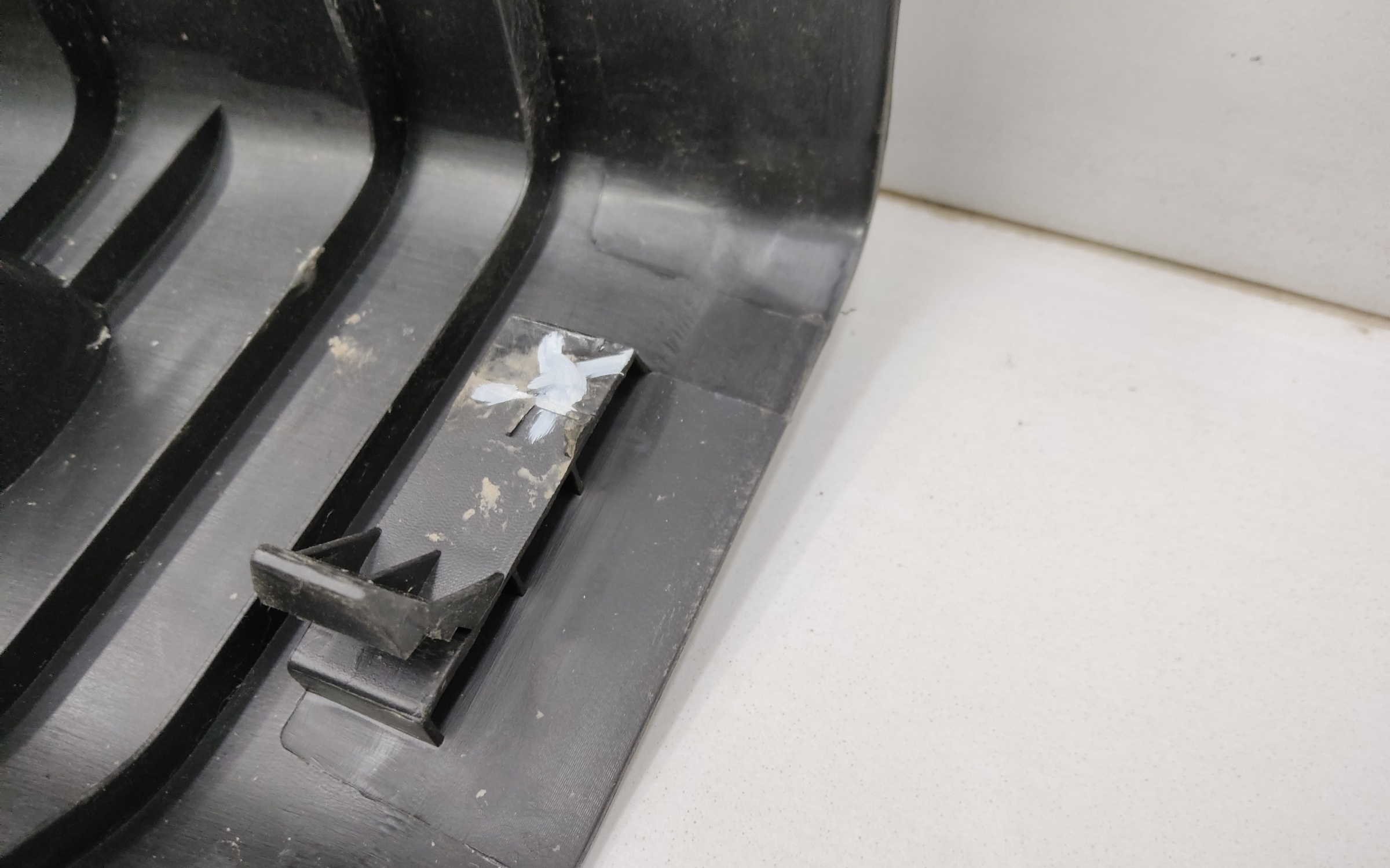 Обшивка задней панели Chery Tiggo 4