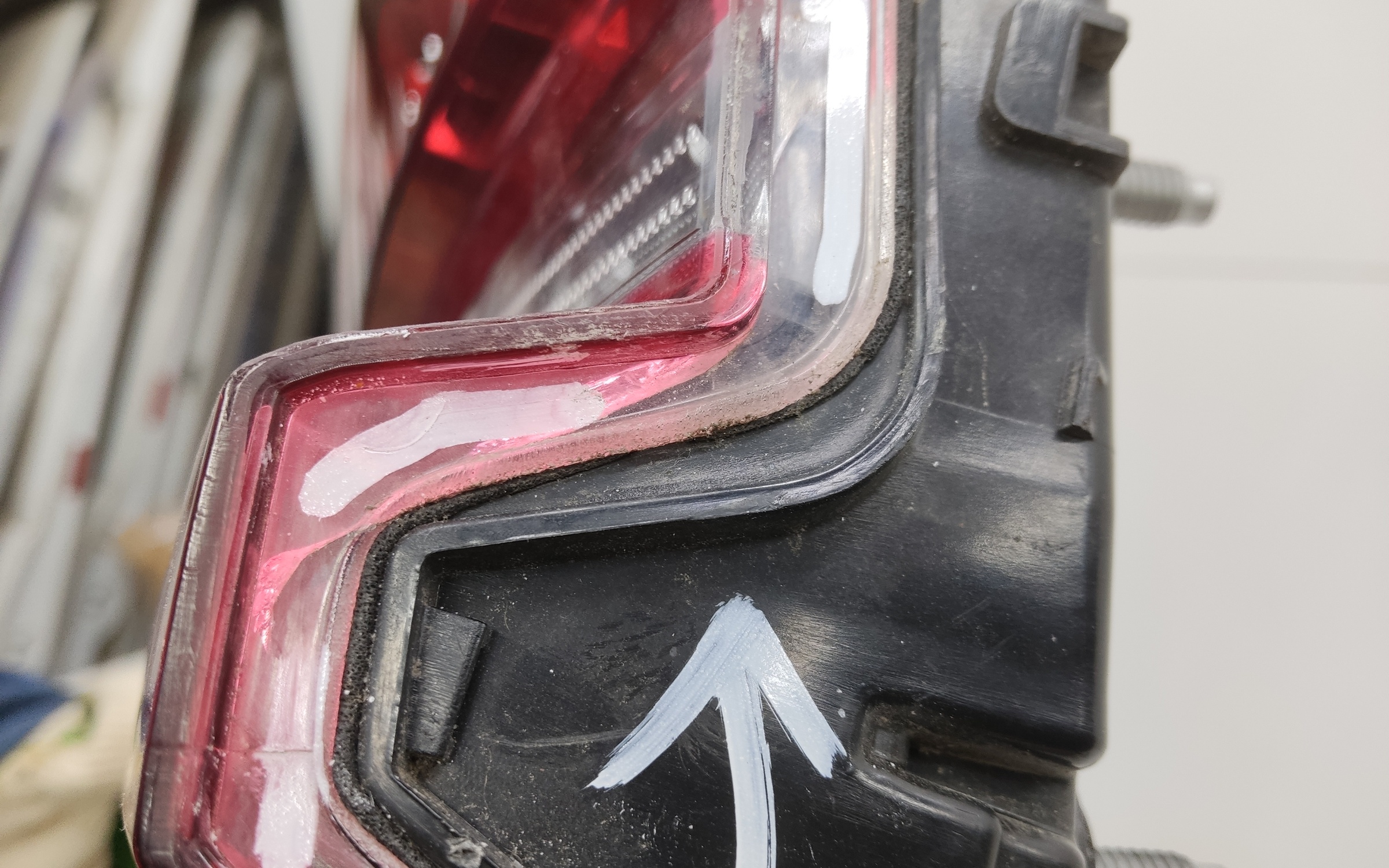 Фонарь крышки багажника центральный Chery Tiggo 8 Pro LED