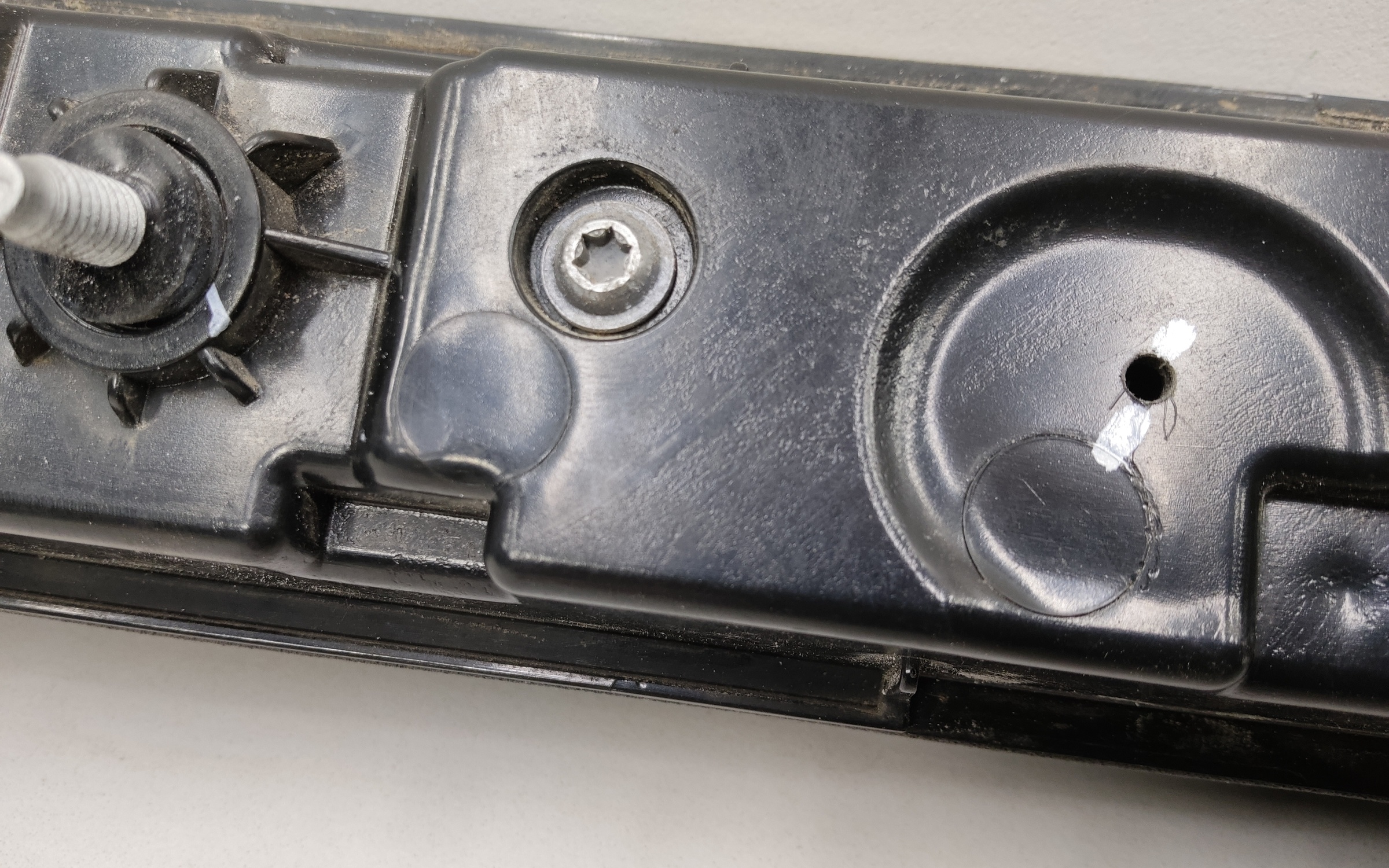 Фонарь крышки багажника центральный Chery Tiggo 8 Pro LED