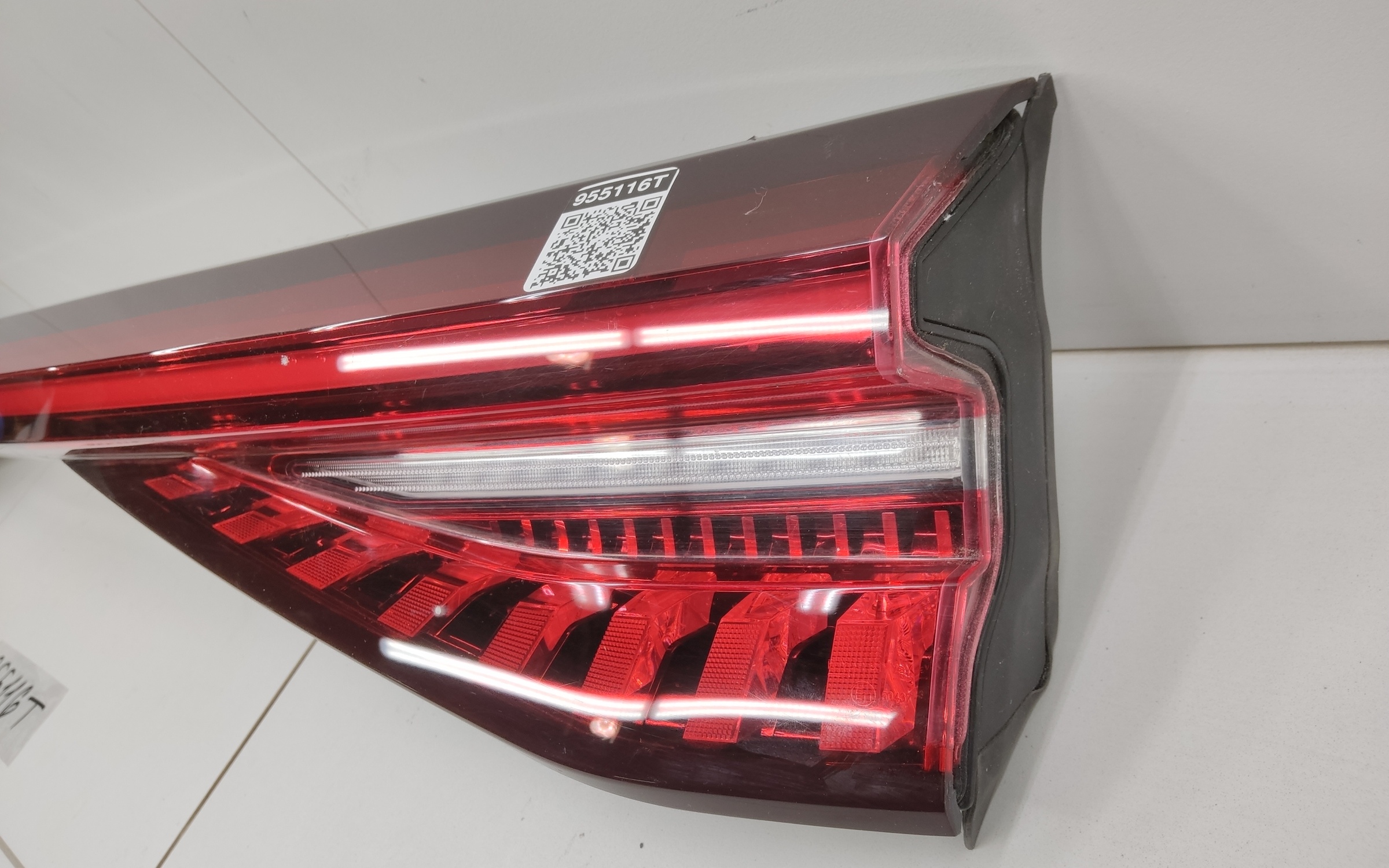 Фонарь крышки багажника центральный Chery Tiggo 8 Pro LED