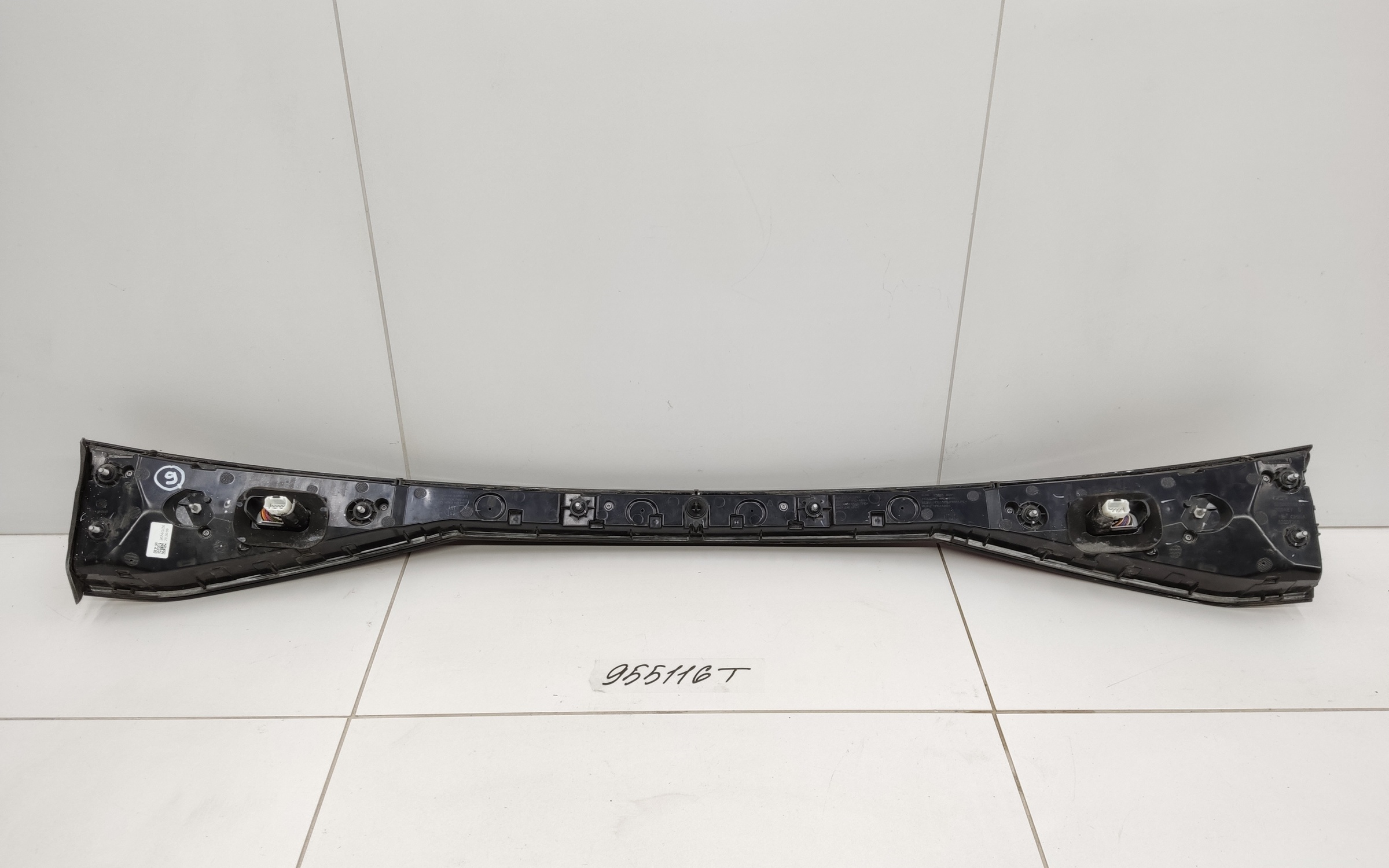 Фонарь крышки багажника центральный Chery Tiggo 8 Pro LED