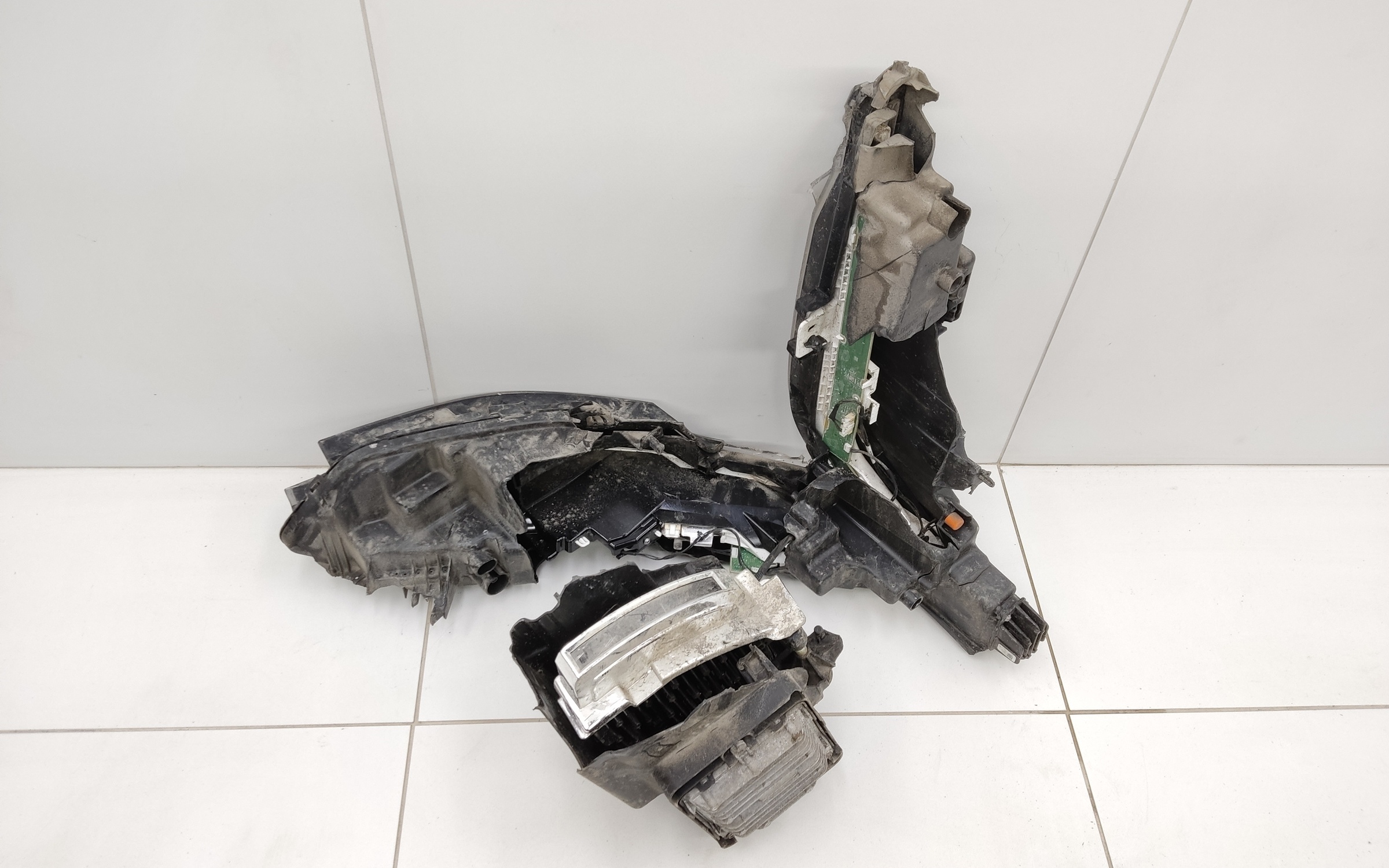 Фара передняя левая Geely Atlas 2 LED