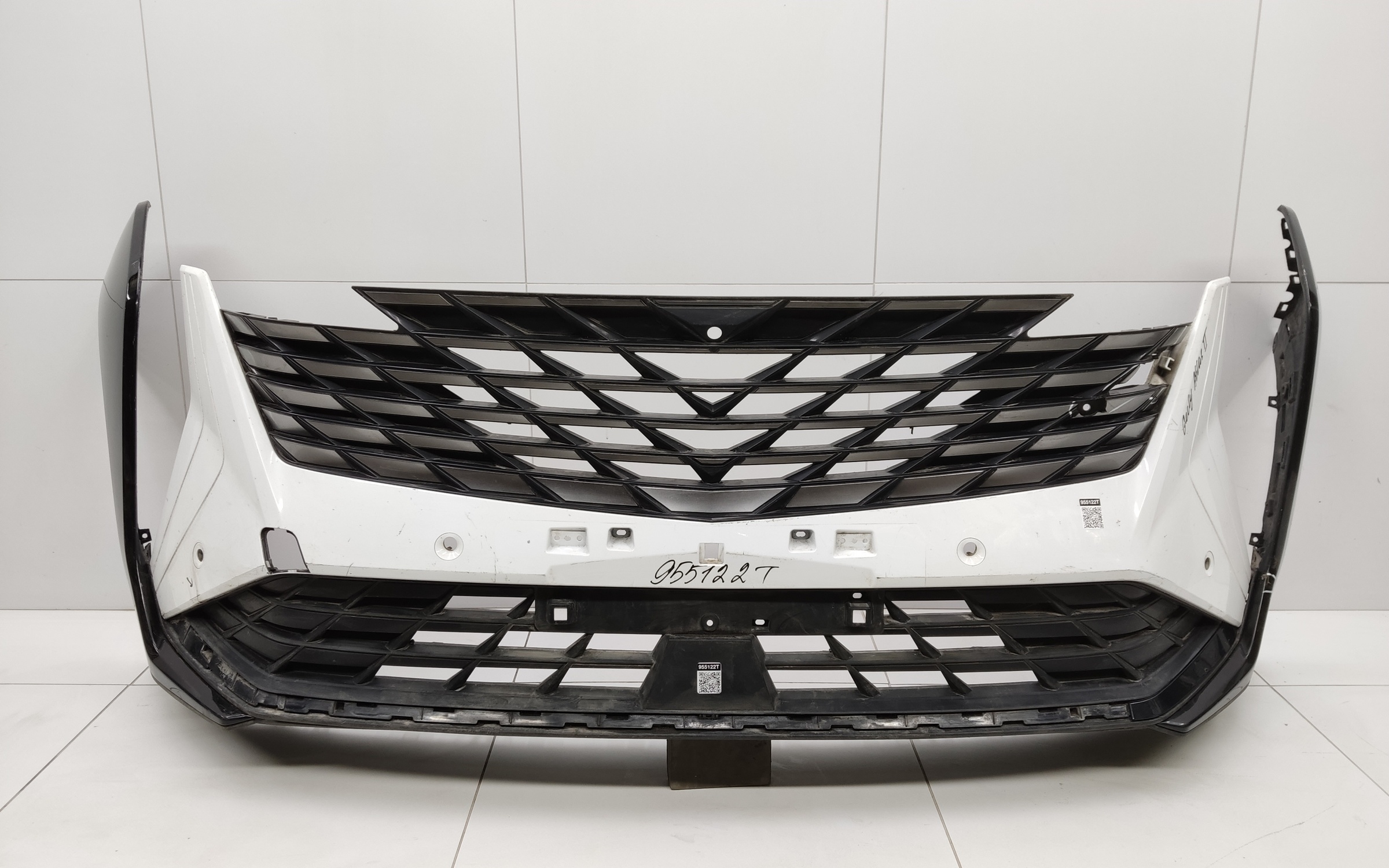 Бампер передний Geely Atlas 2