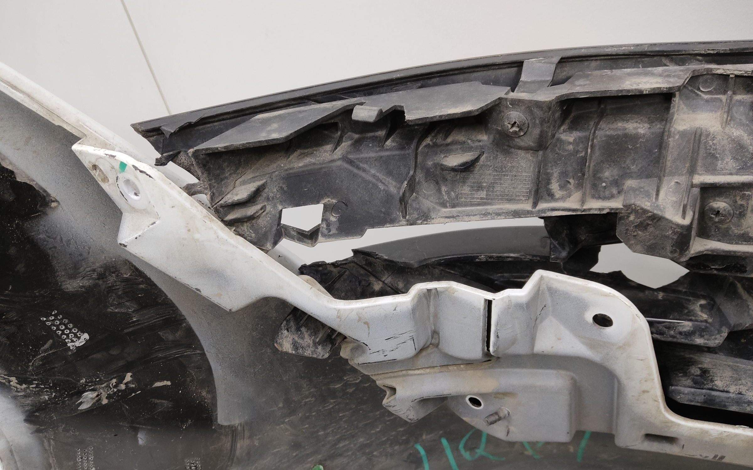 Бампер передний Geely Atlas 2