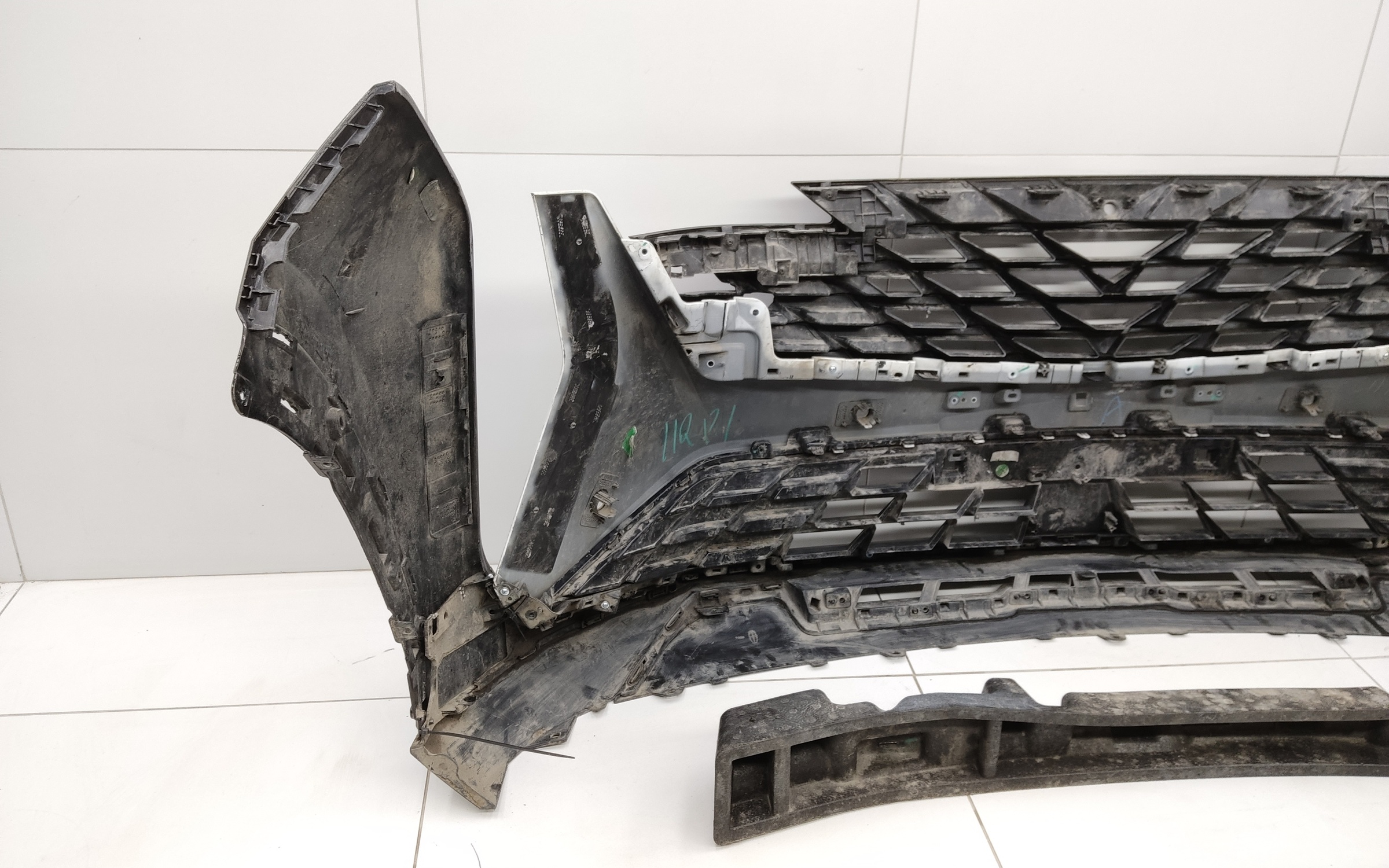 Бампер передний Geely Atlas 2