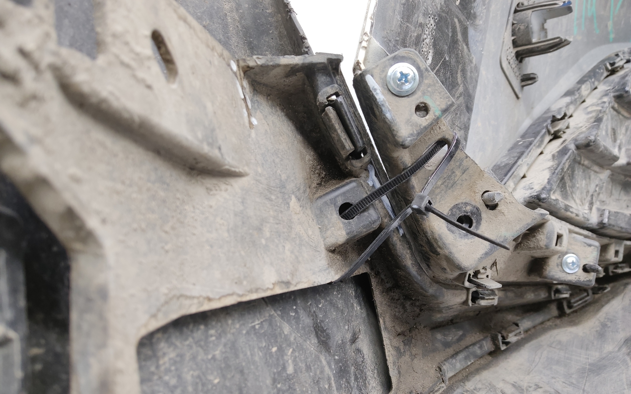 Бампер передний Geely Atlas 2