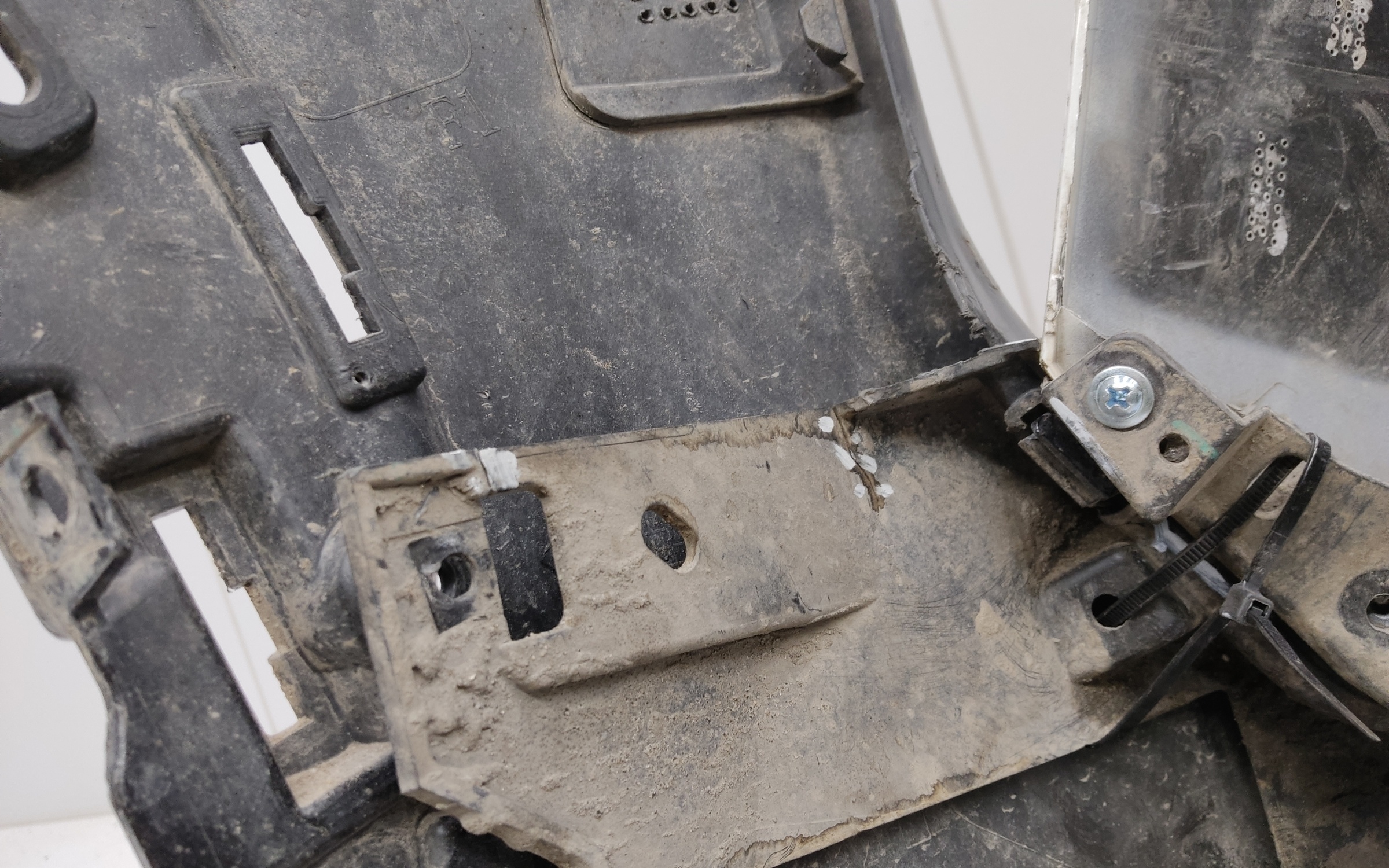 Бампер передний Geely Atlas 2