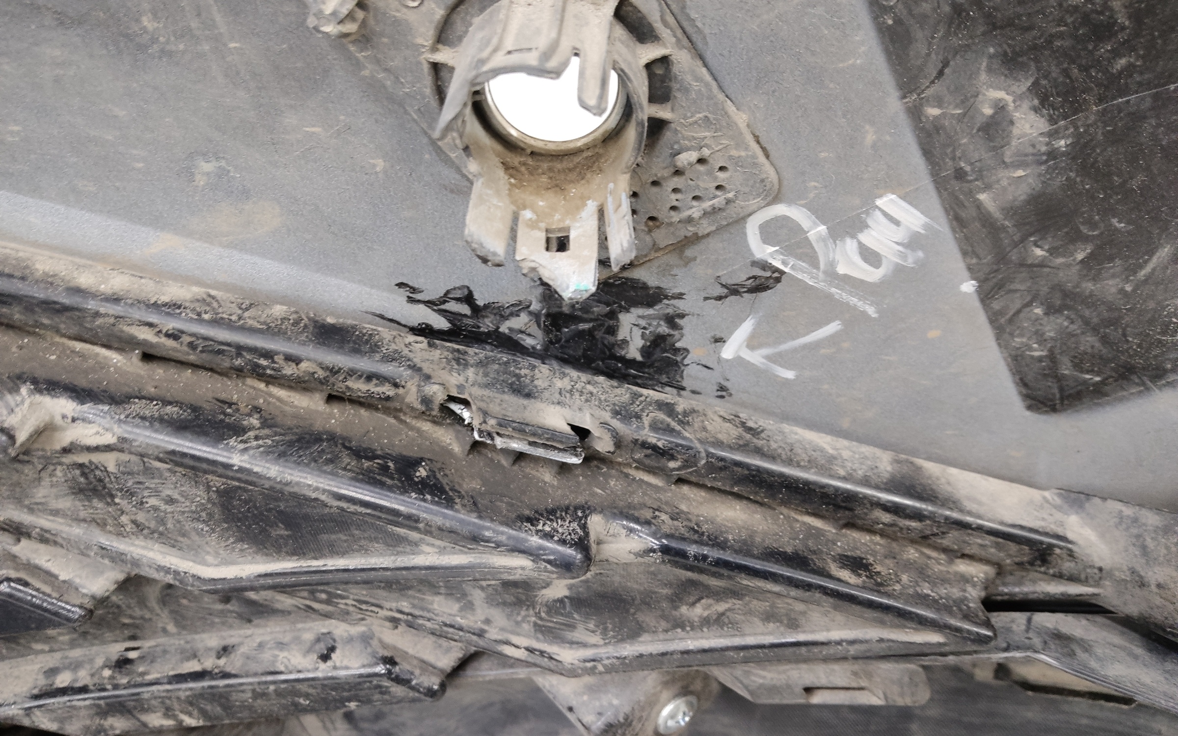 Бампер передний Geely Atlas 2