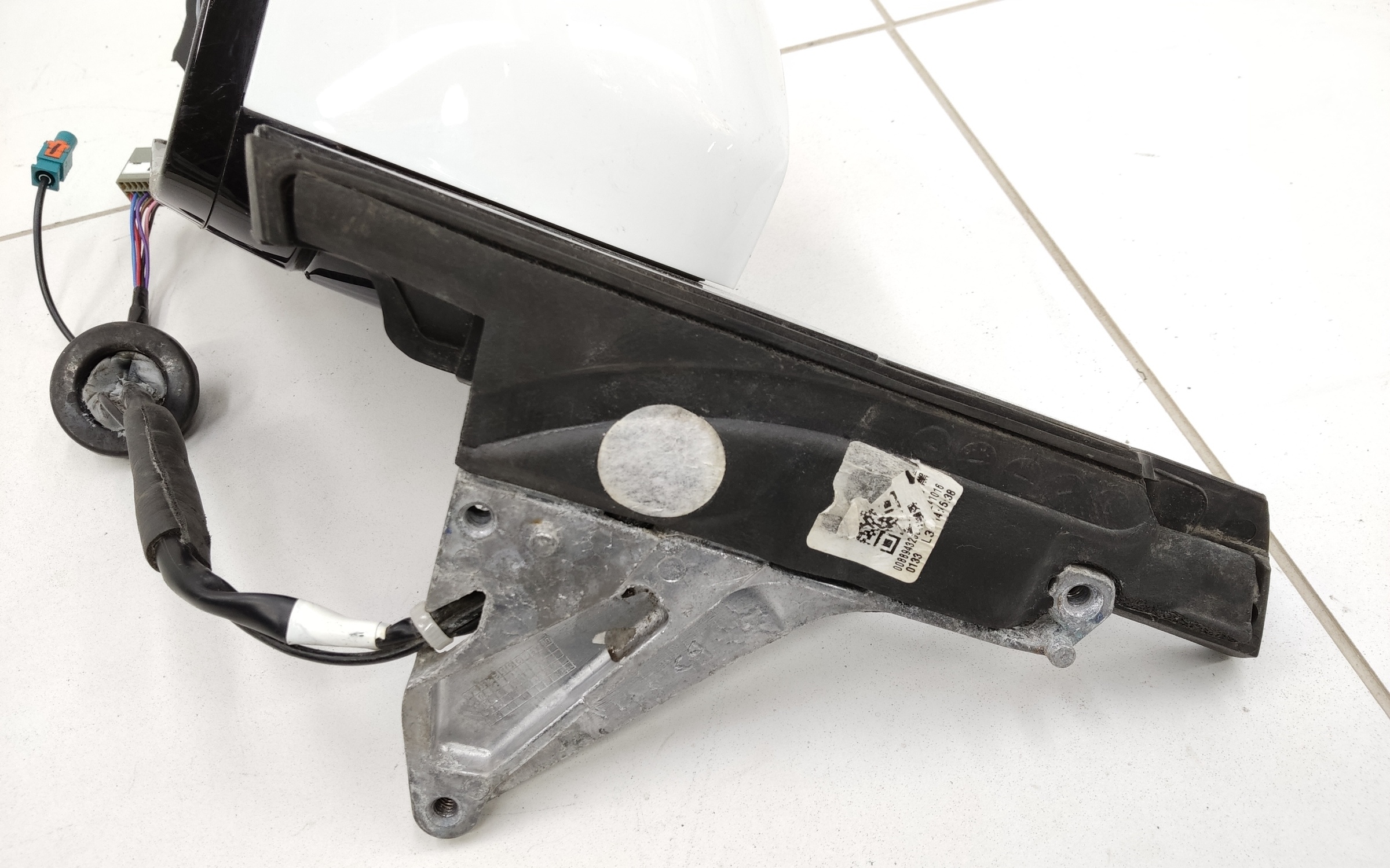 Зеркало левое Geely Atlas 2 8+1 контактов