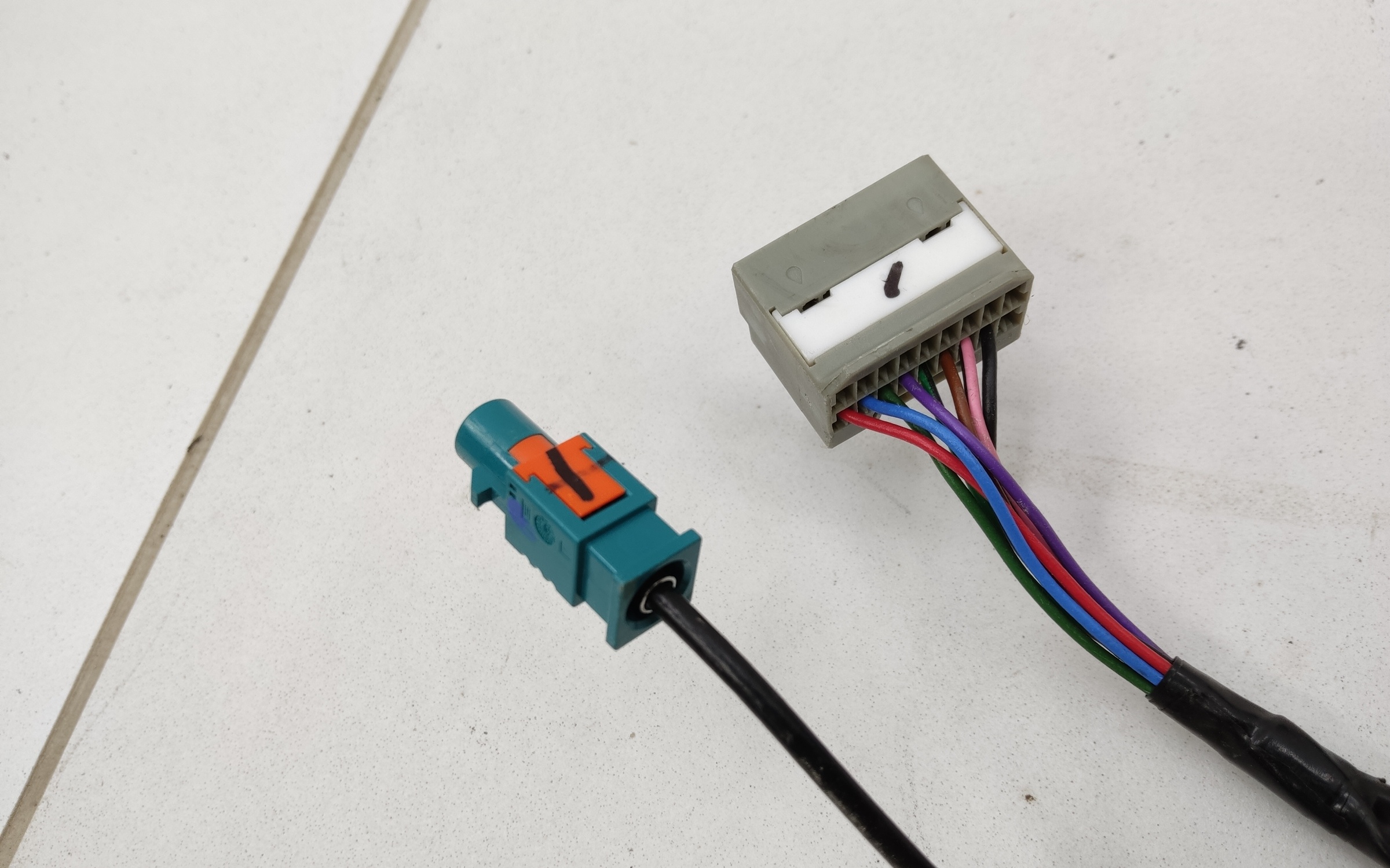 Зеркало левое Geely Atlas 2 8+1 контактов