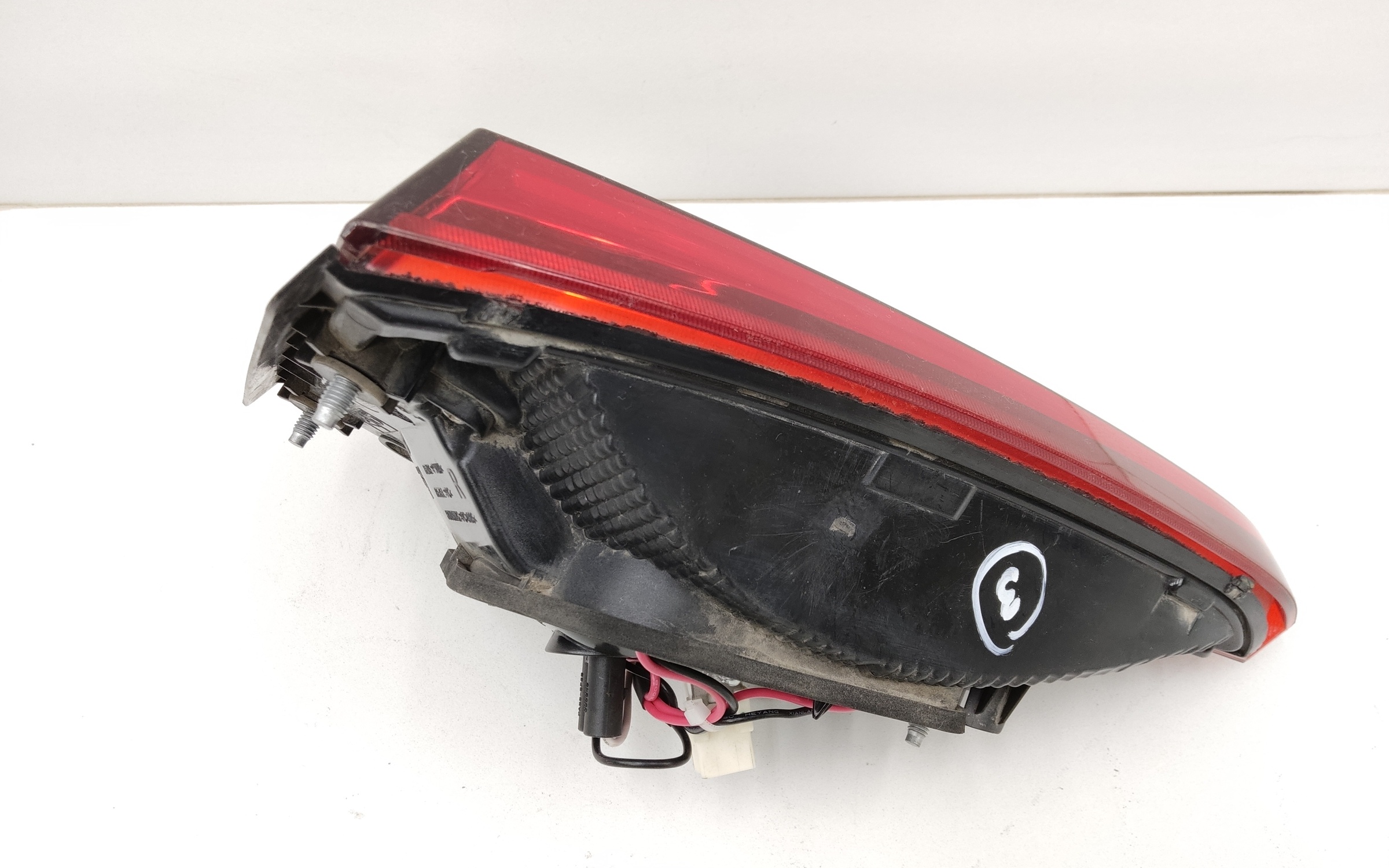 Фонарь задний правый внутренний Chery Tiggo 4 Pro