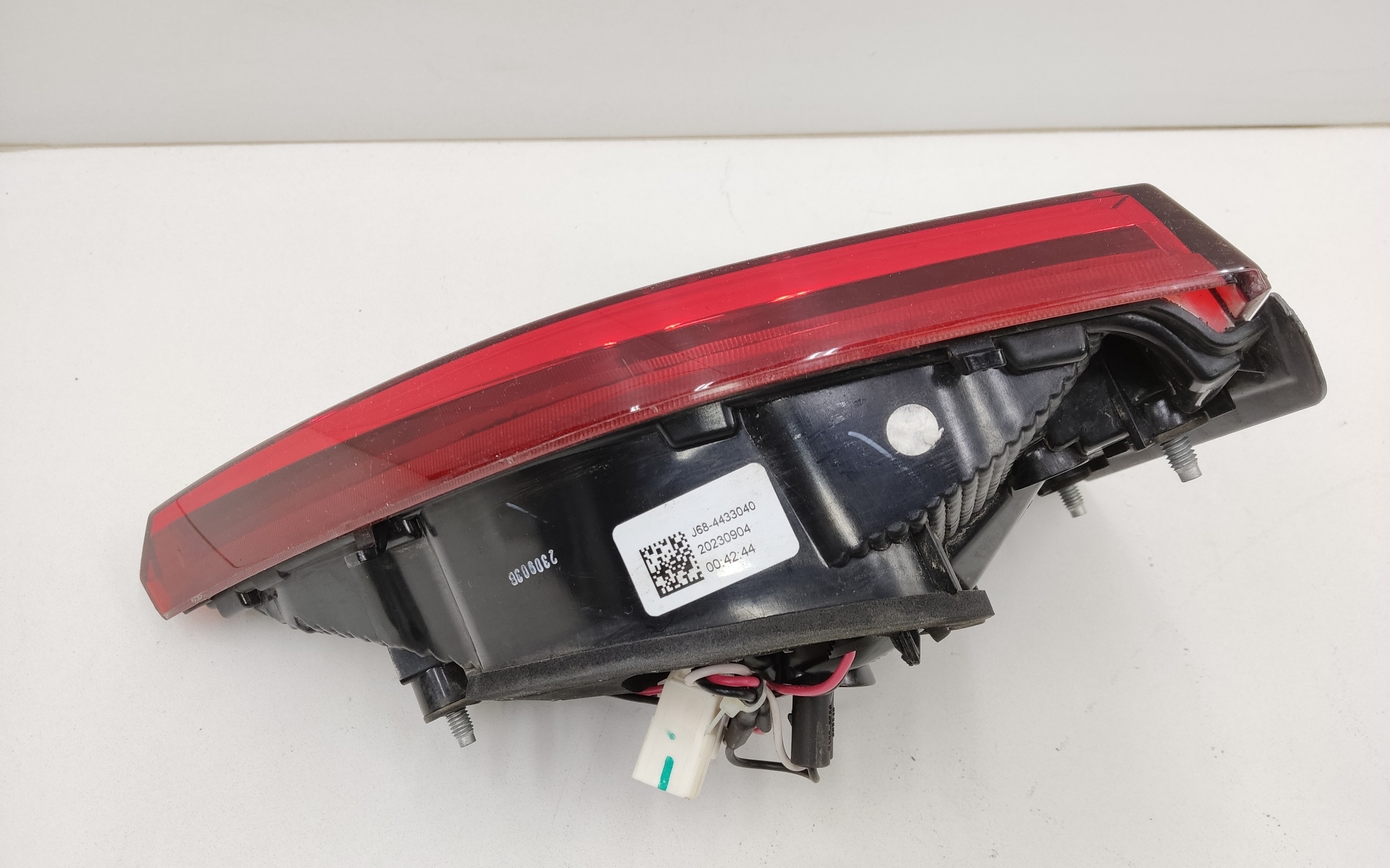 Фонарь задний правый внутренний Chery Tiggo 4 Pro