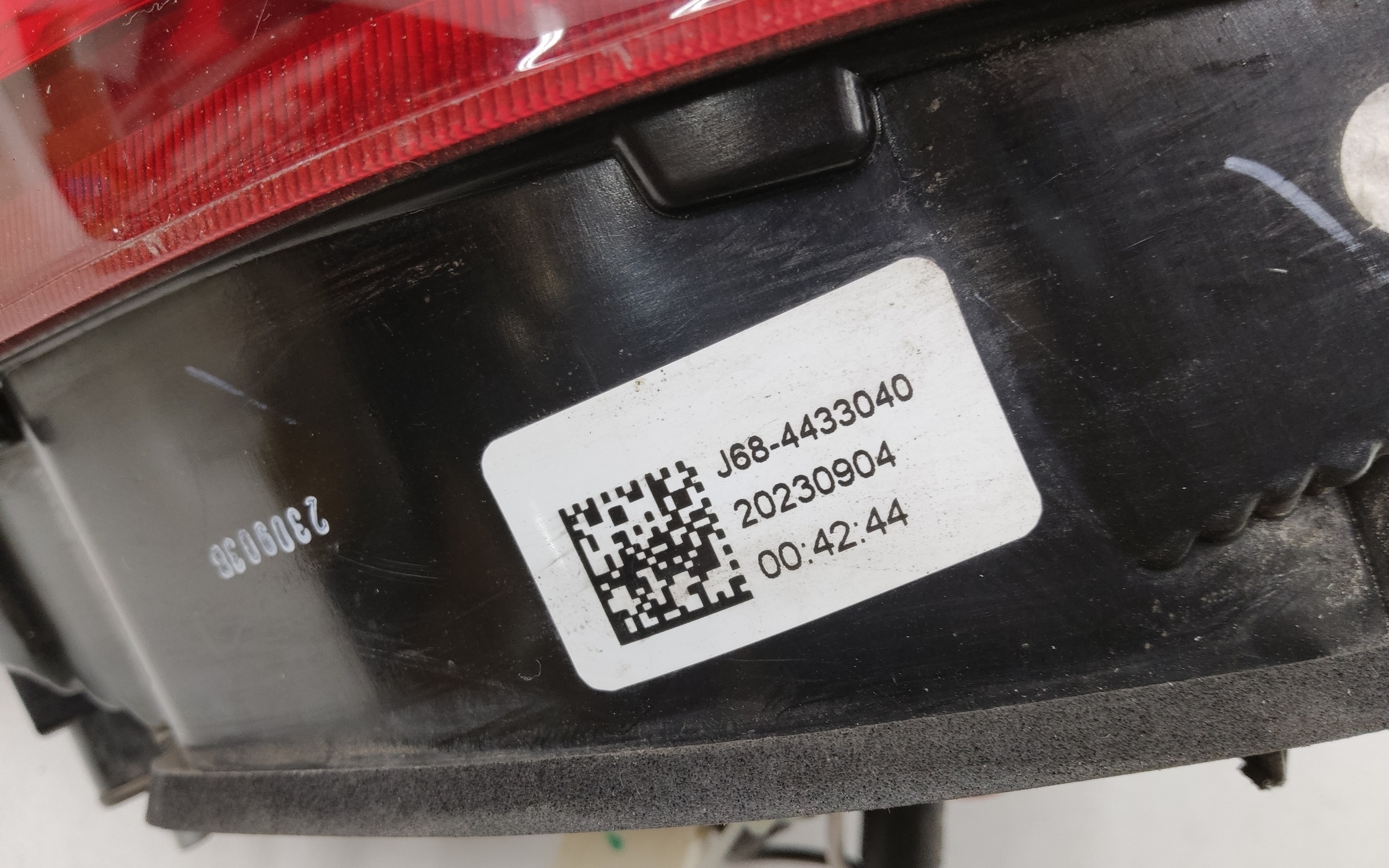 Фонарь задний правый внутренний Chery Tiggo 4 Pro